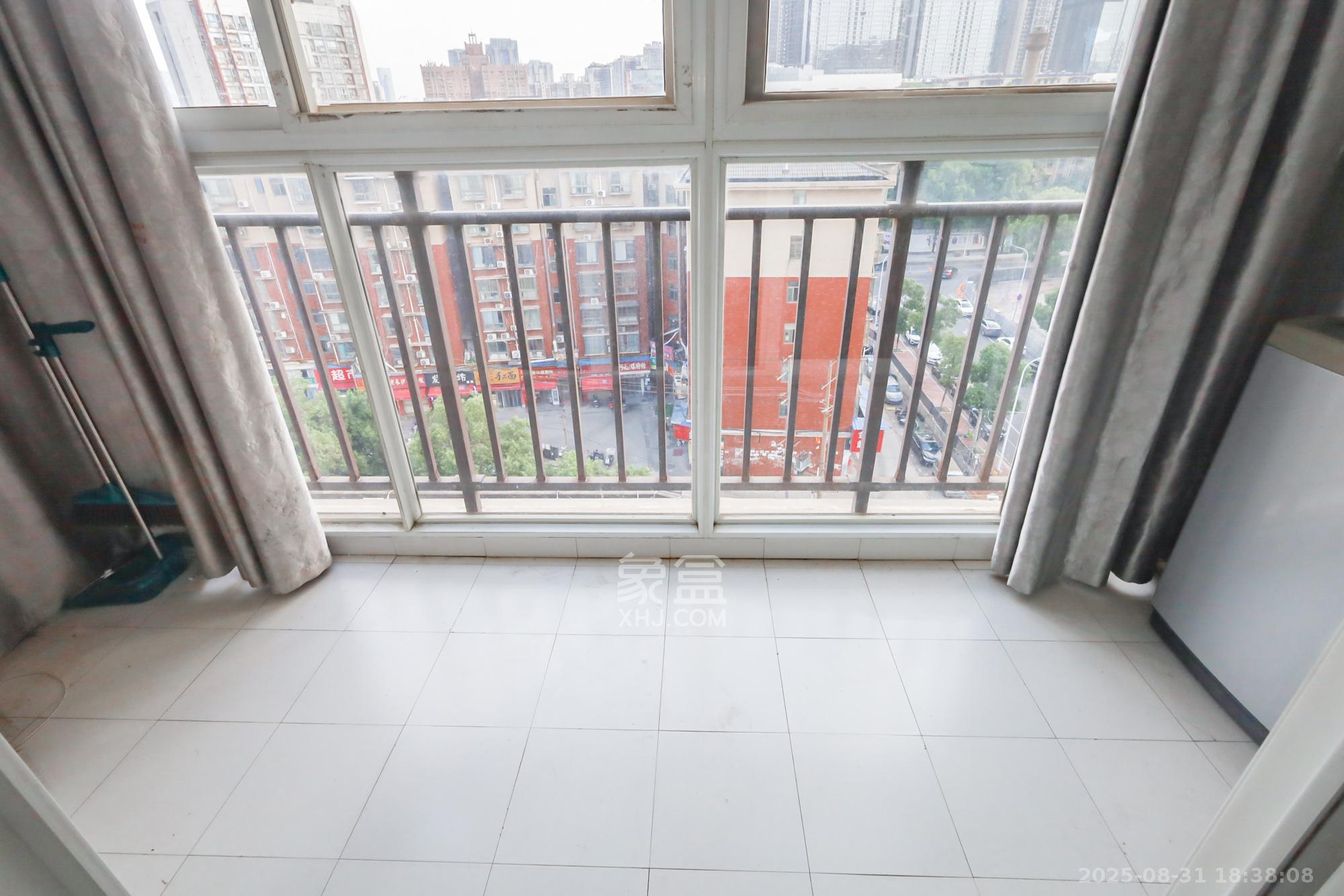 风华四季园  2室2厅1卫    75.0万阳台