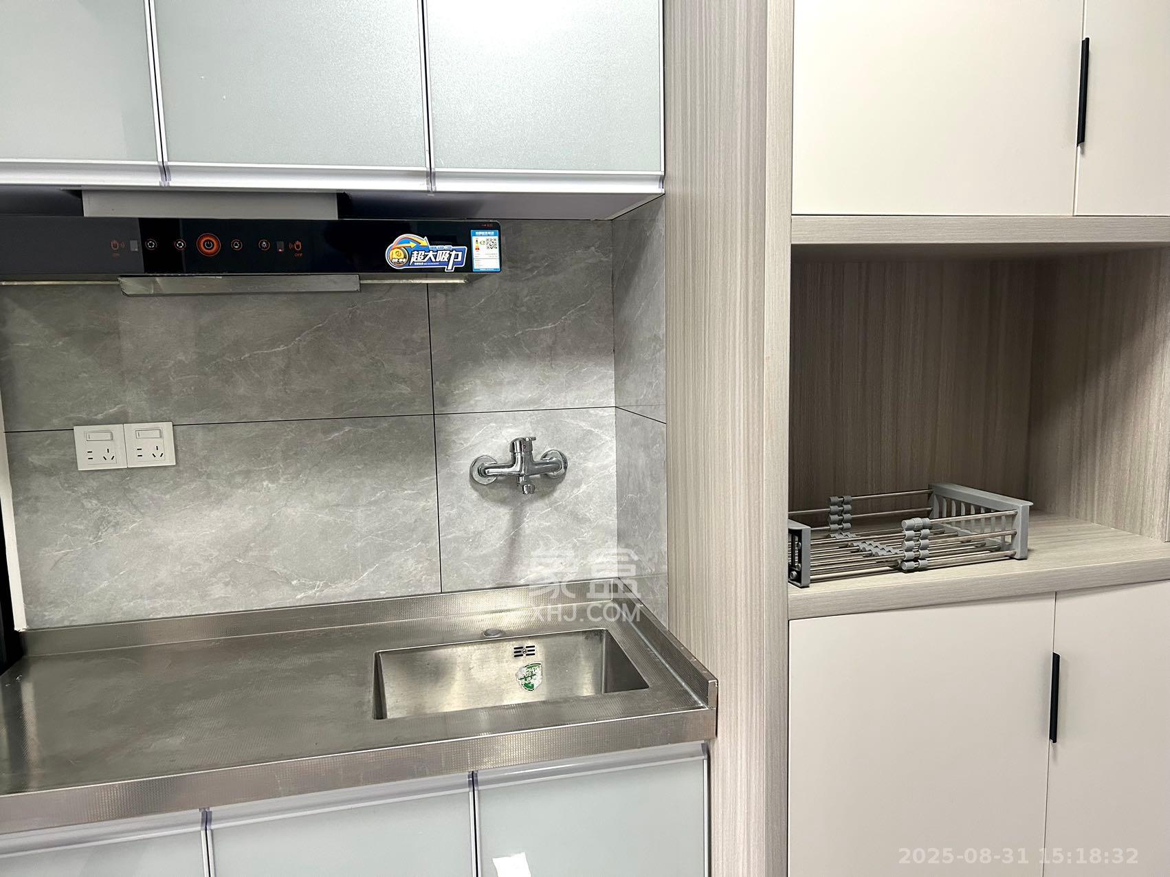 裕天国际商汇中心 1室0厅0卫 1200.0元/月 裕天国际商汇中心 1室0厅0卫 1200.0元/月室内图