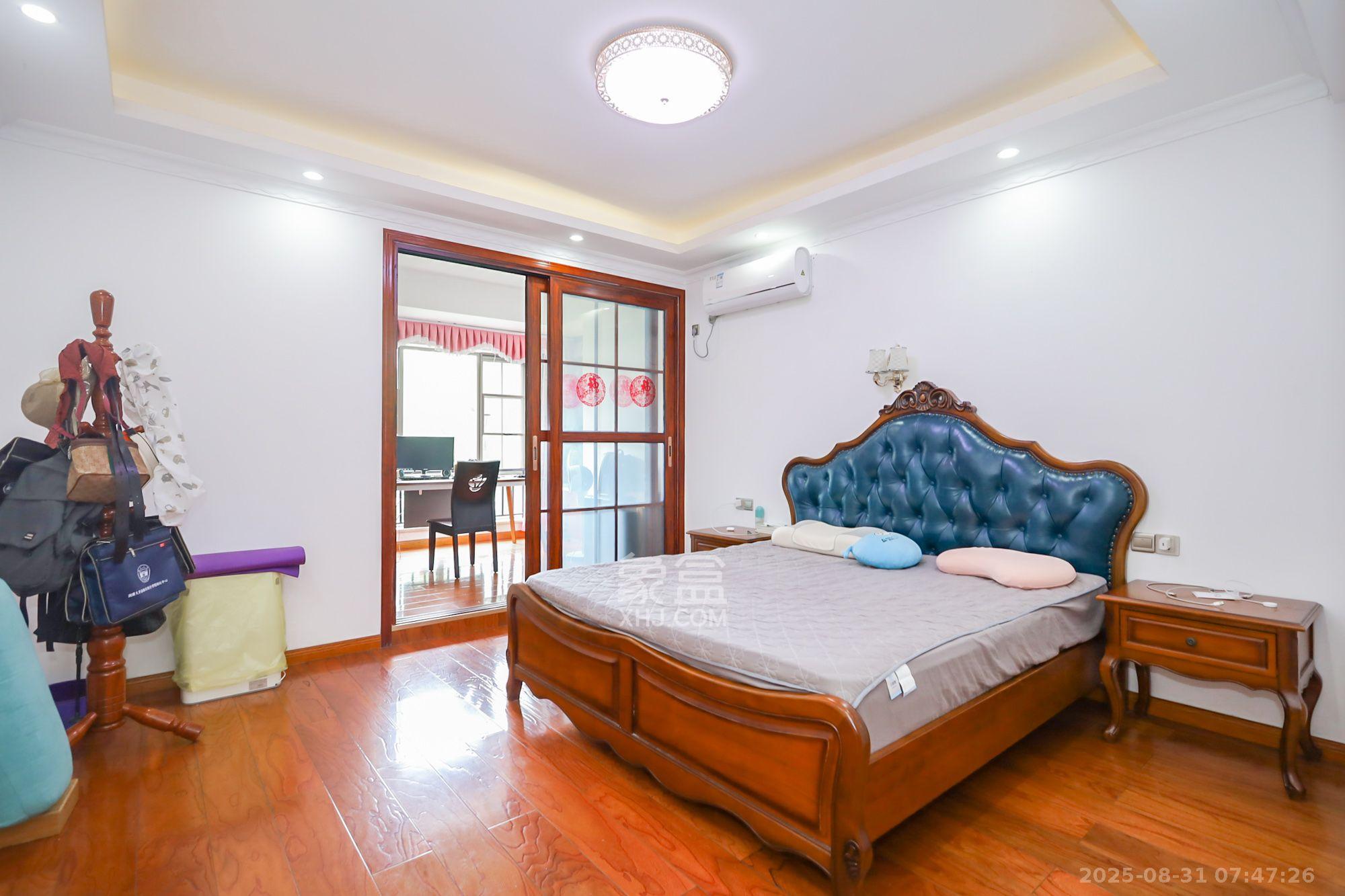 卓越蔚蓝海岸二期  4室2厅2卫    4800.0元/月室内图