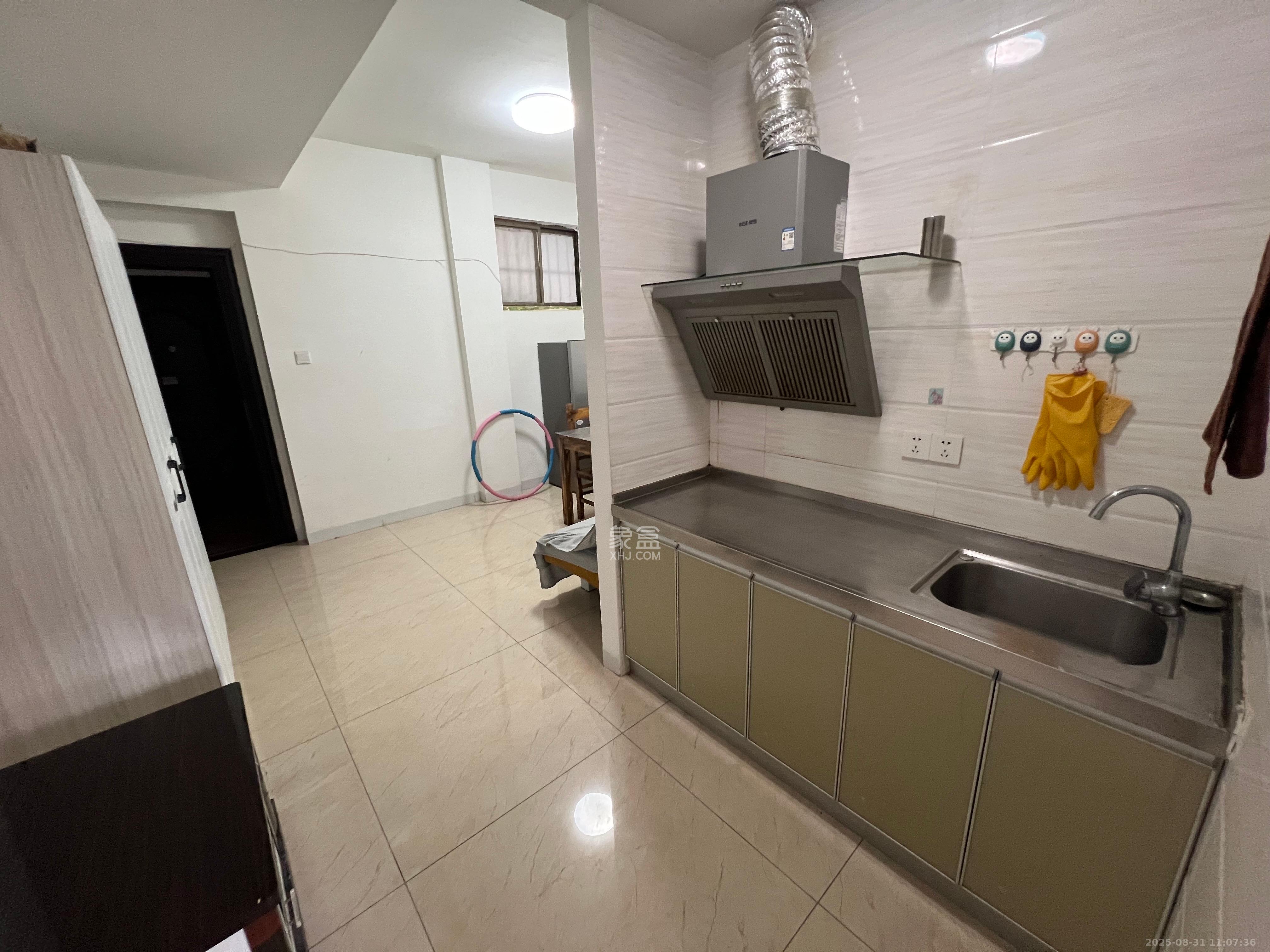 岳北社区  1室1厅1卫    1600.0元/月 岳北社区  1室1厅1卫    1600.0元/月室内图