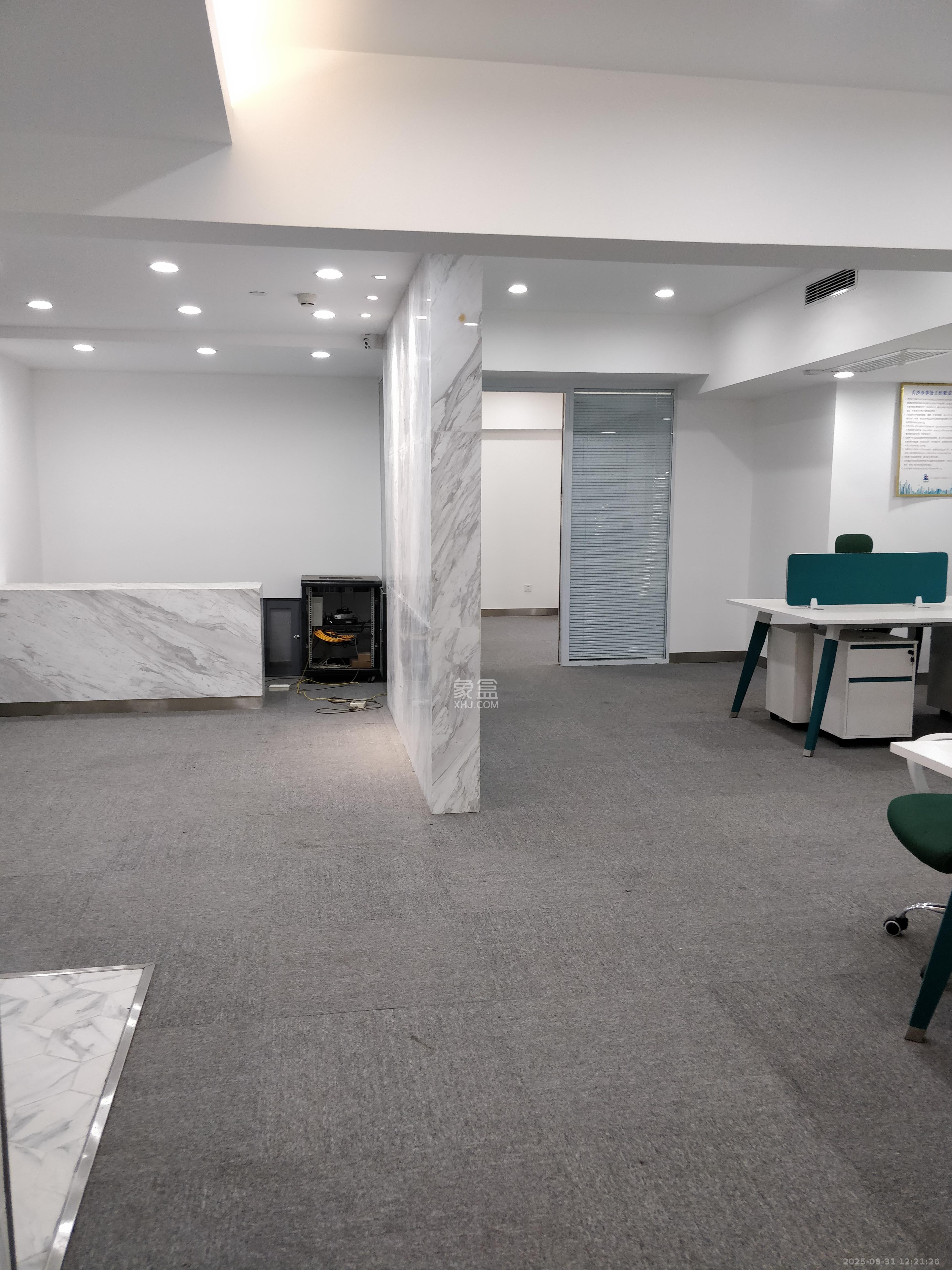 当代滨江MOMA  1室1厅1卫    1800.0元/月 当代滨江MOMA  1室1厅1卫    1800.0元/月室内图