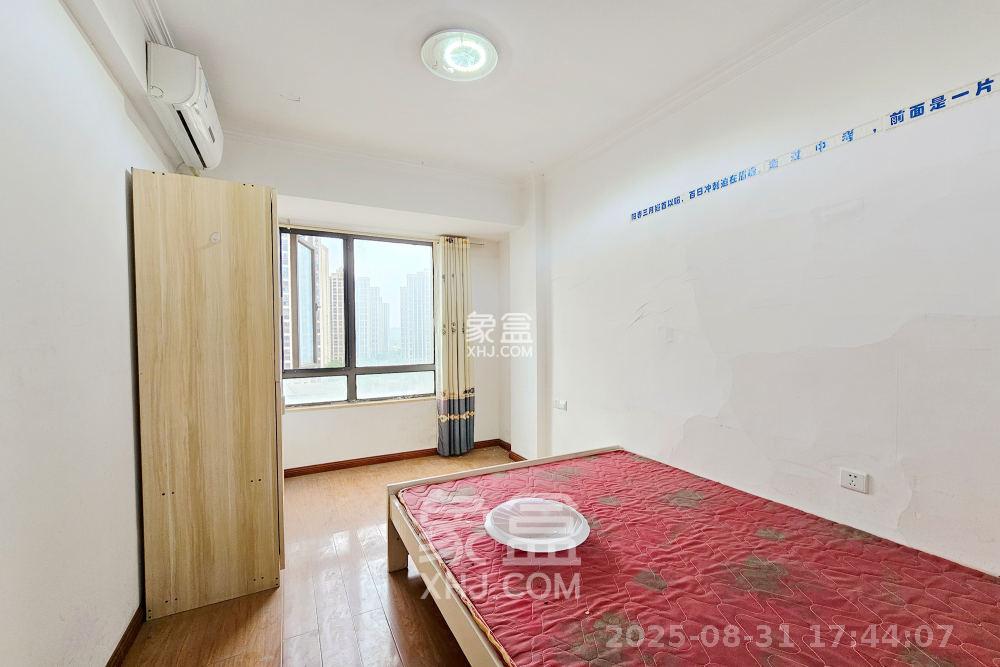 新华都万家城 3室2厅2卫 2000.0元/月 新华都万家城 3室2厅2卫 2000.0元/月室内图