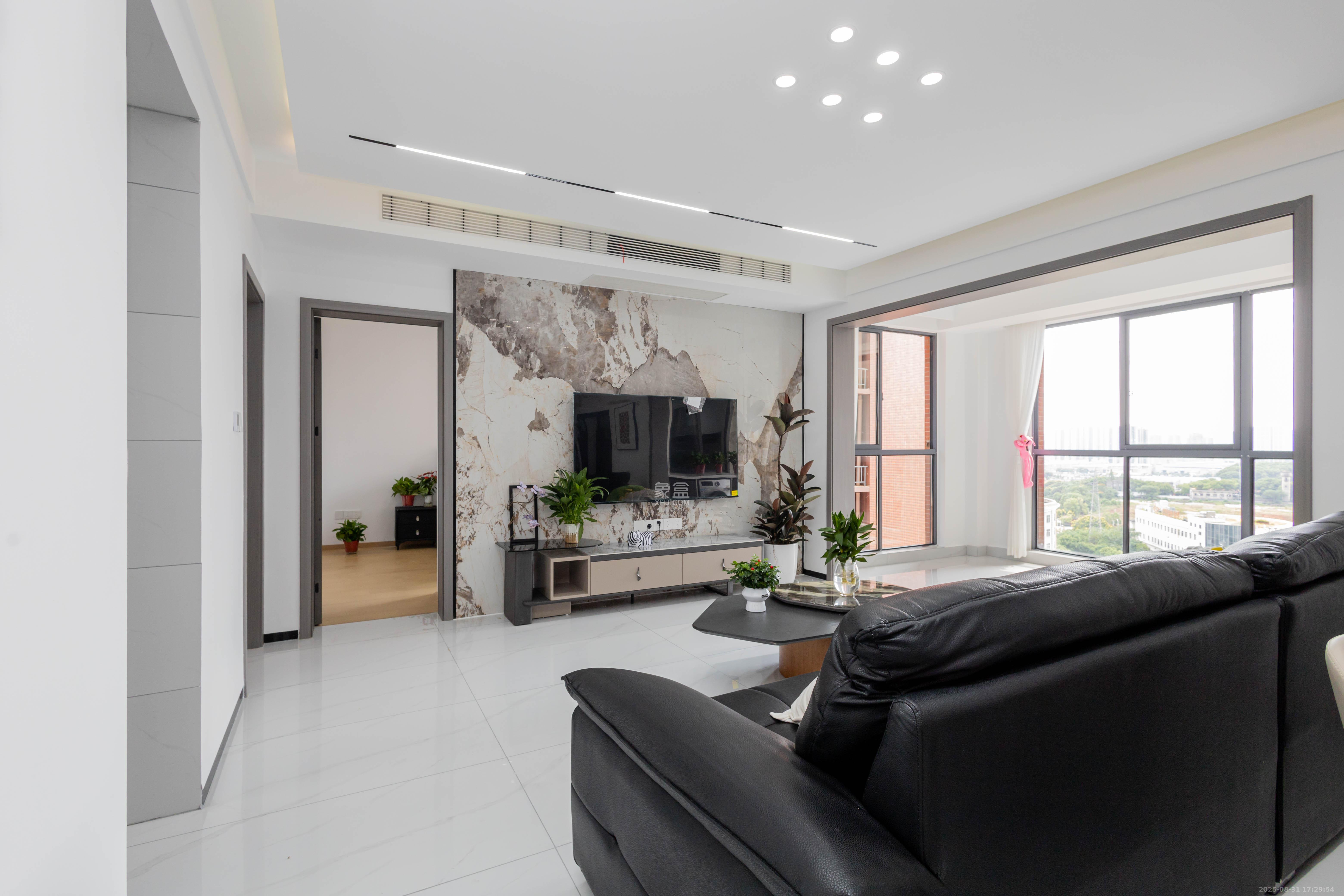 海德公园  4室2厅2卫    86.8万 海德公园  4室2厅2卫    86.8万客厅