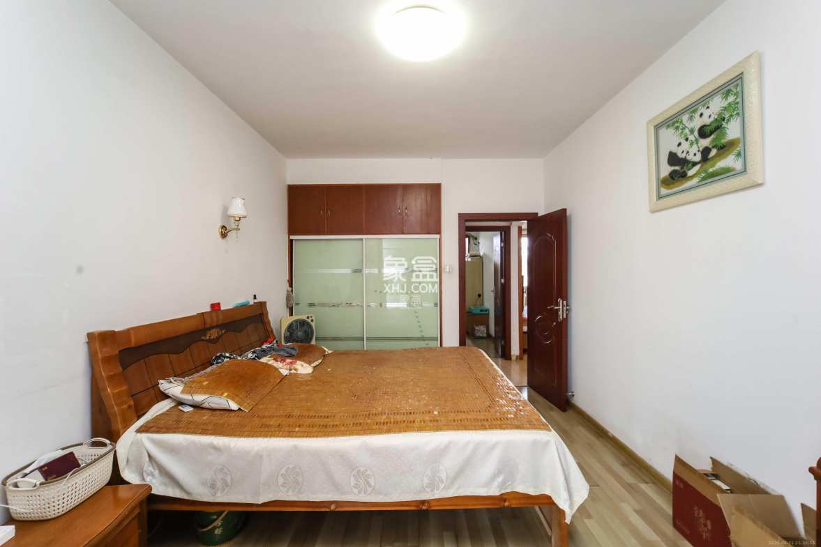 雄踞都市东家  2室2厅1卫    65.0万 雄踞都市东家  2室2厅1卫    65.0万卧室