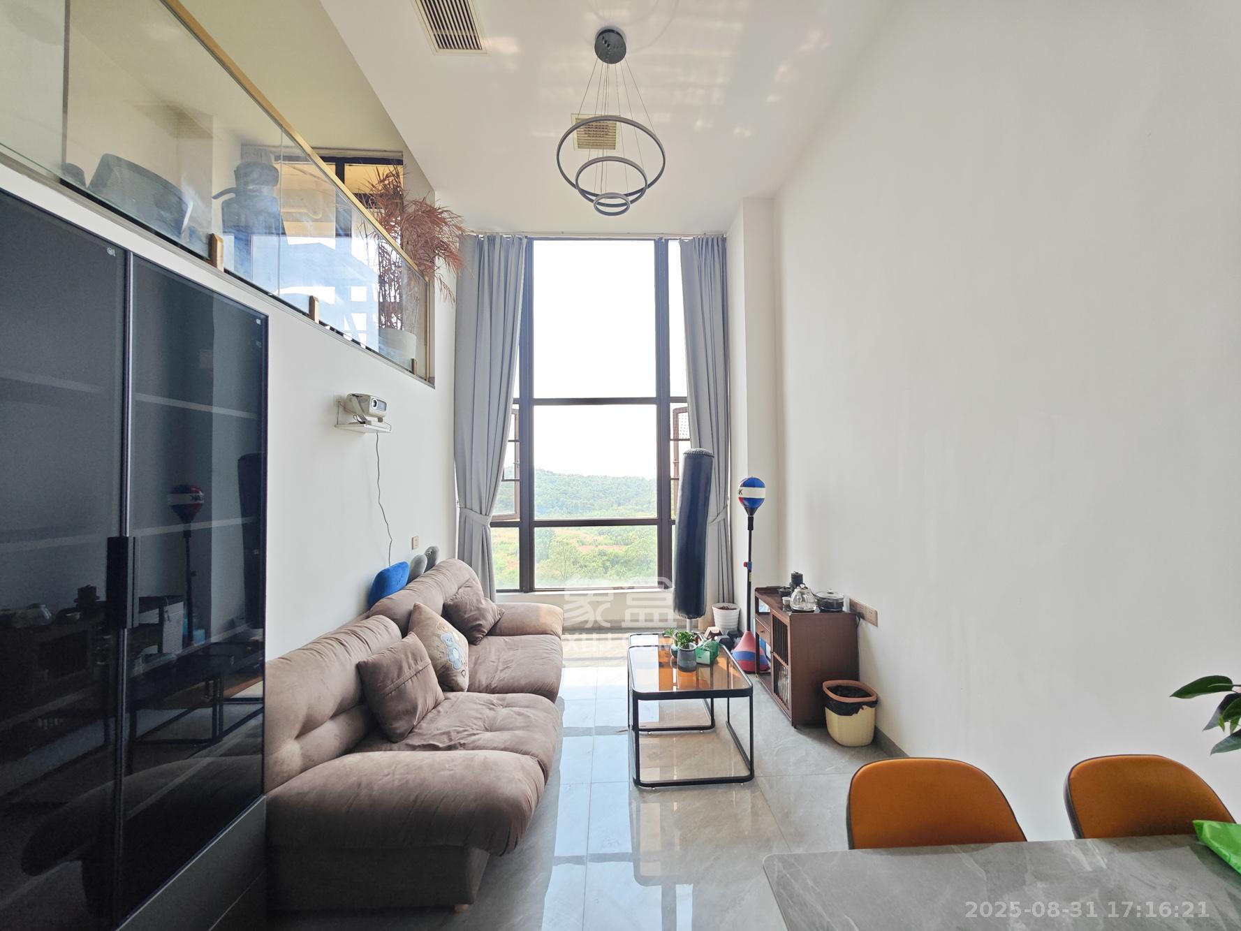 湘水郡(兴旺小爱同学)  2室1厅1卫    32.0万 湘水郡(兴旺小爱同学)  2室1厅1卫    32.0万客厅