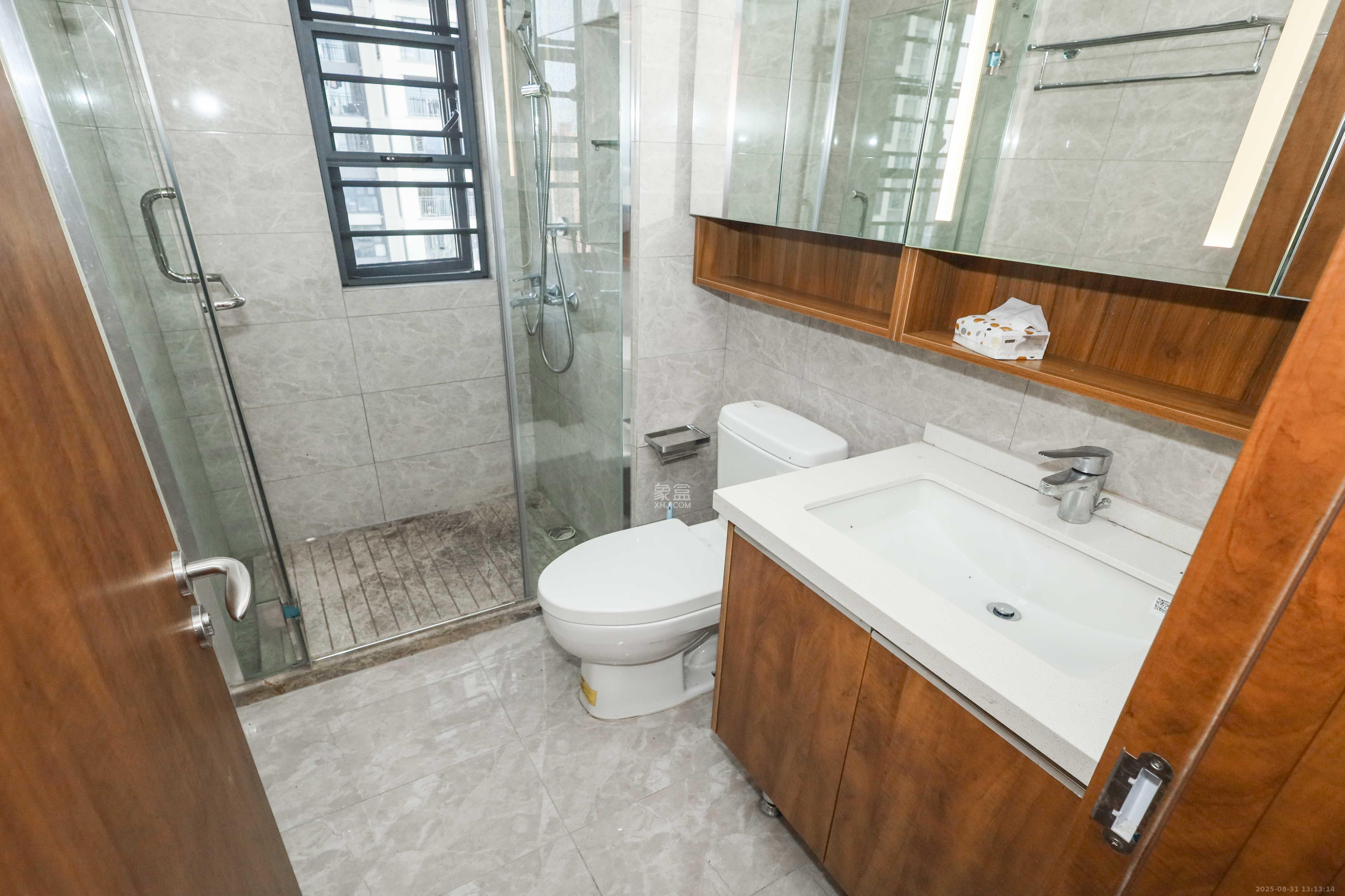 梅溪悦章  4室2厅2卫    168.0万卫生间