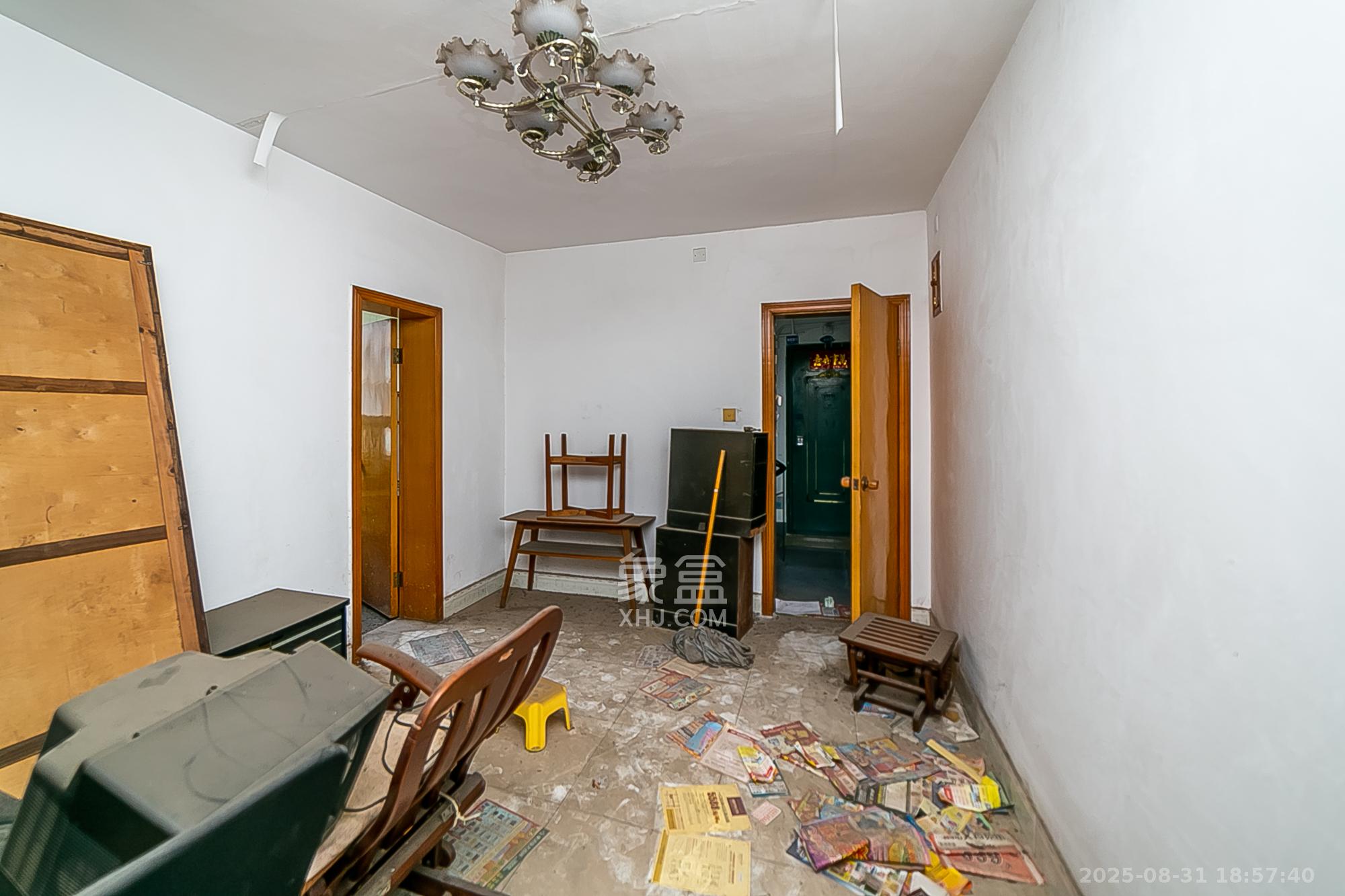 长坡社区  2室1厅1卫    35.0万 长坡社区  2室1厅1卫    35.0万客厅