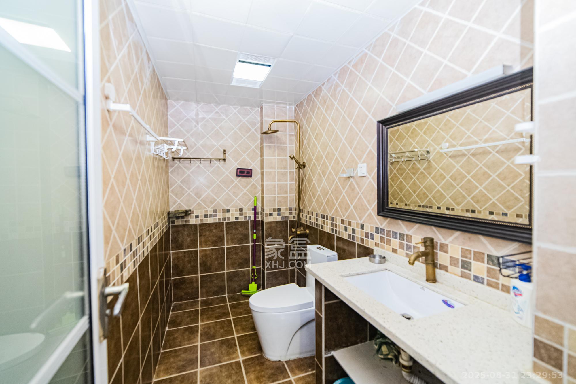 北辰三角洲E3区  1室1厅1卫    75.0万 北辰三角洲E3区  1室1厅1卫    75.0万卫生间