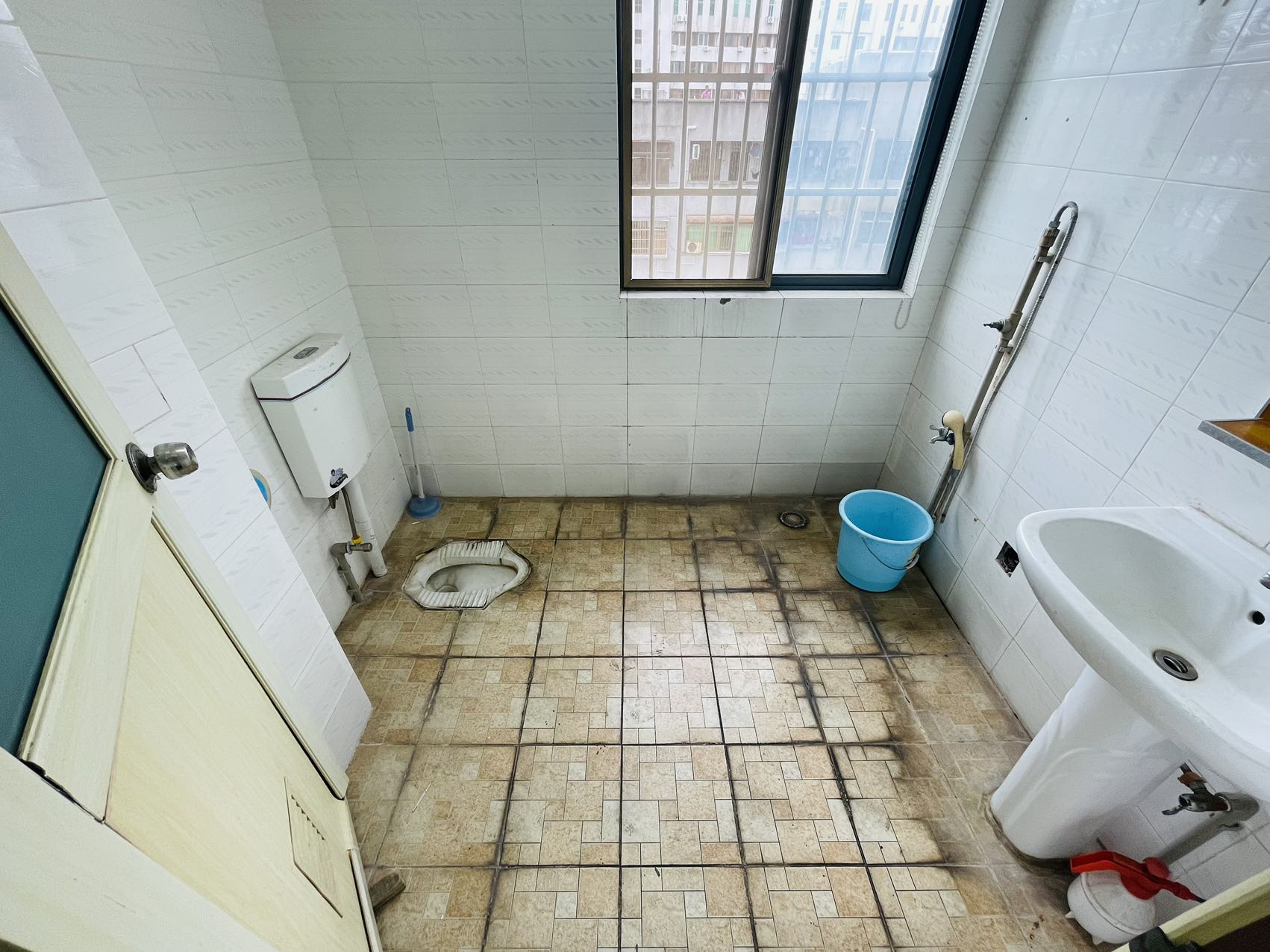 金海广场 4室2厅2卫 3300.0元/月 金海广场 4室2厅2卫 3300.0元/月室内图