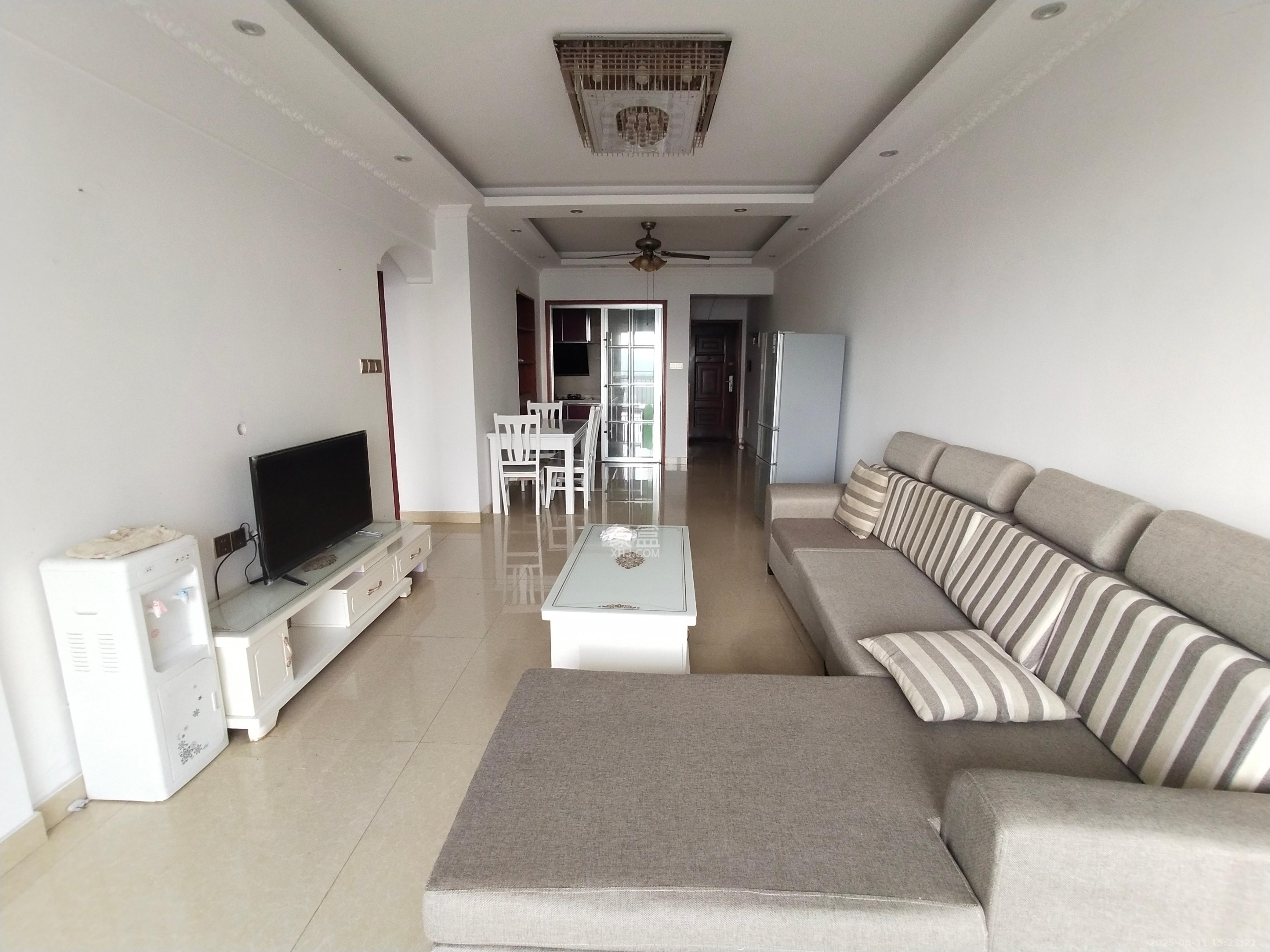 地华梅溪湖畔  1室2厅1卫    1200.0元/月 地华梅溪湖畔  1室2厅1卫    1200.0元/月室内图