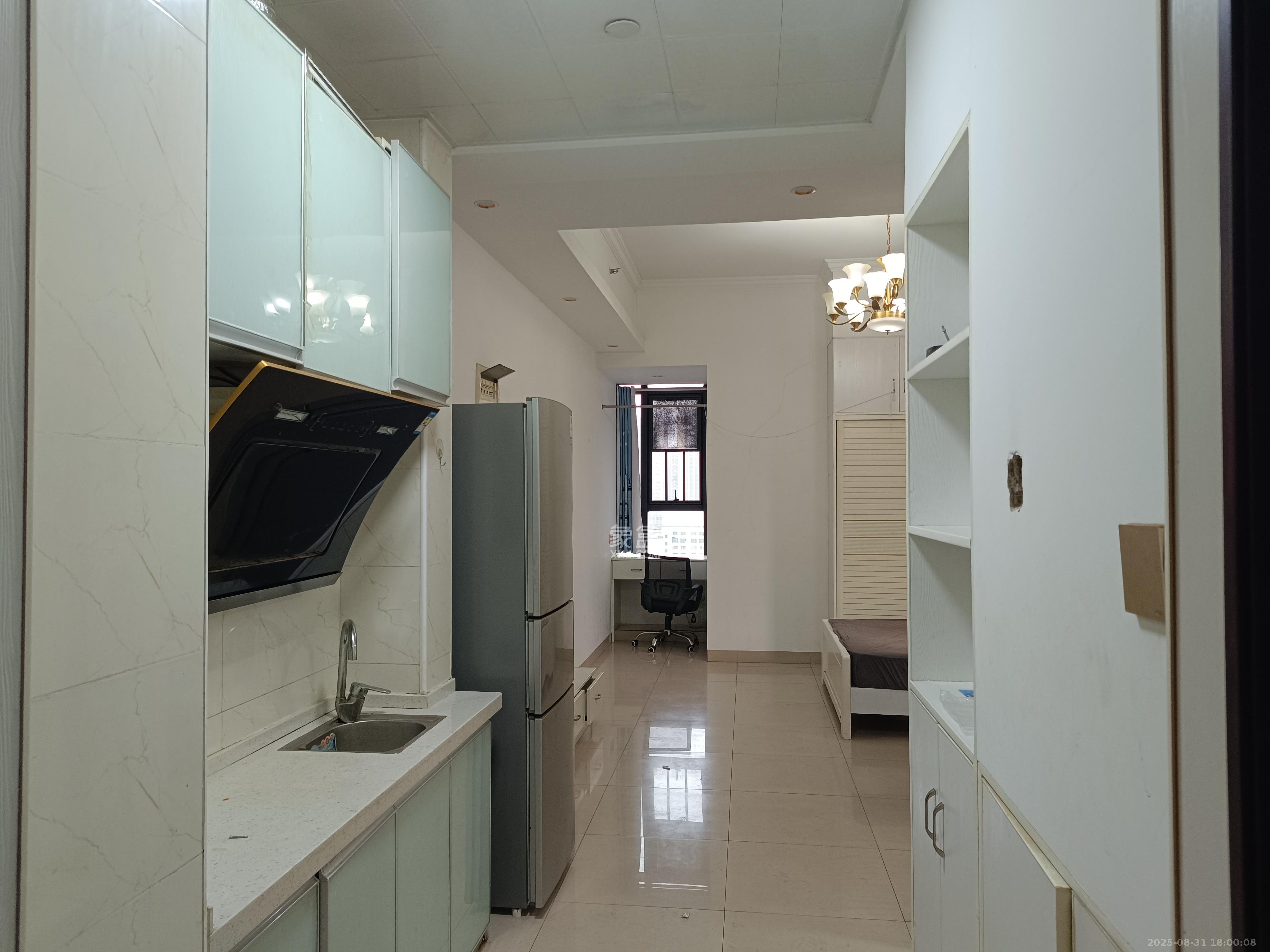 新世界广场  1室1厅1卫    1600.0元/月 新世界广场  1室1厅1卫    1600.0元/月室内图