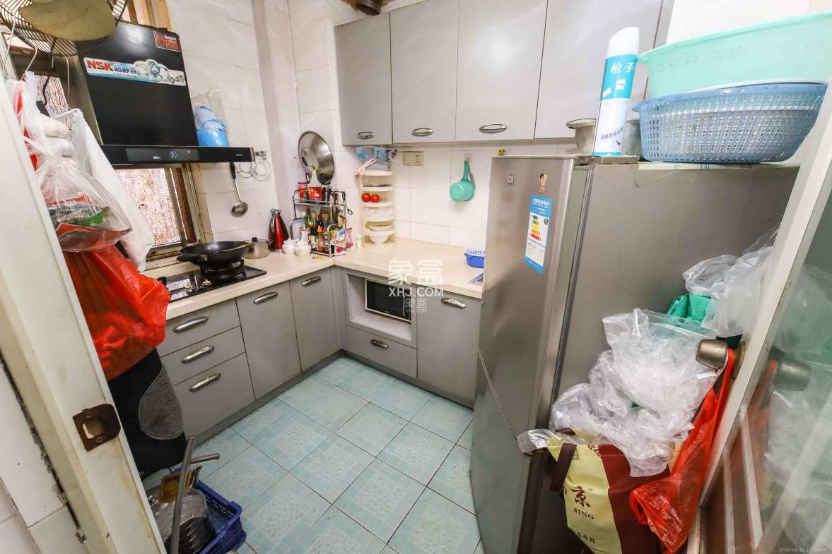 雄踞都市东家  2室2厅1卫    65.0万 雄踞都市东家  2室2厅1卫    65.0万厨房