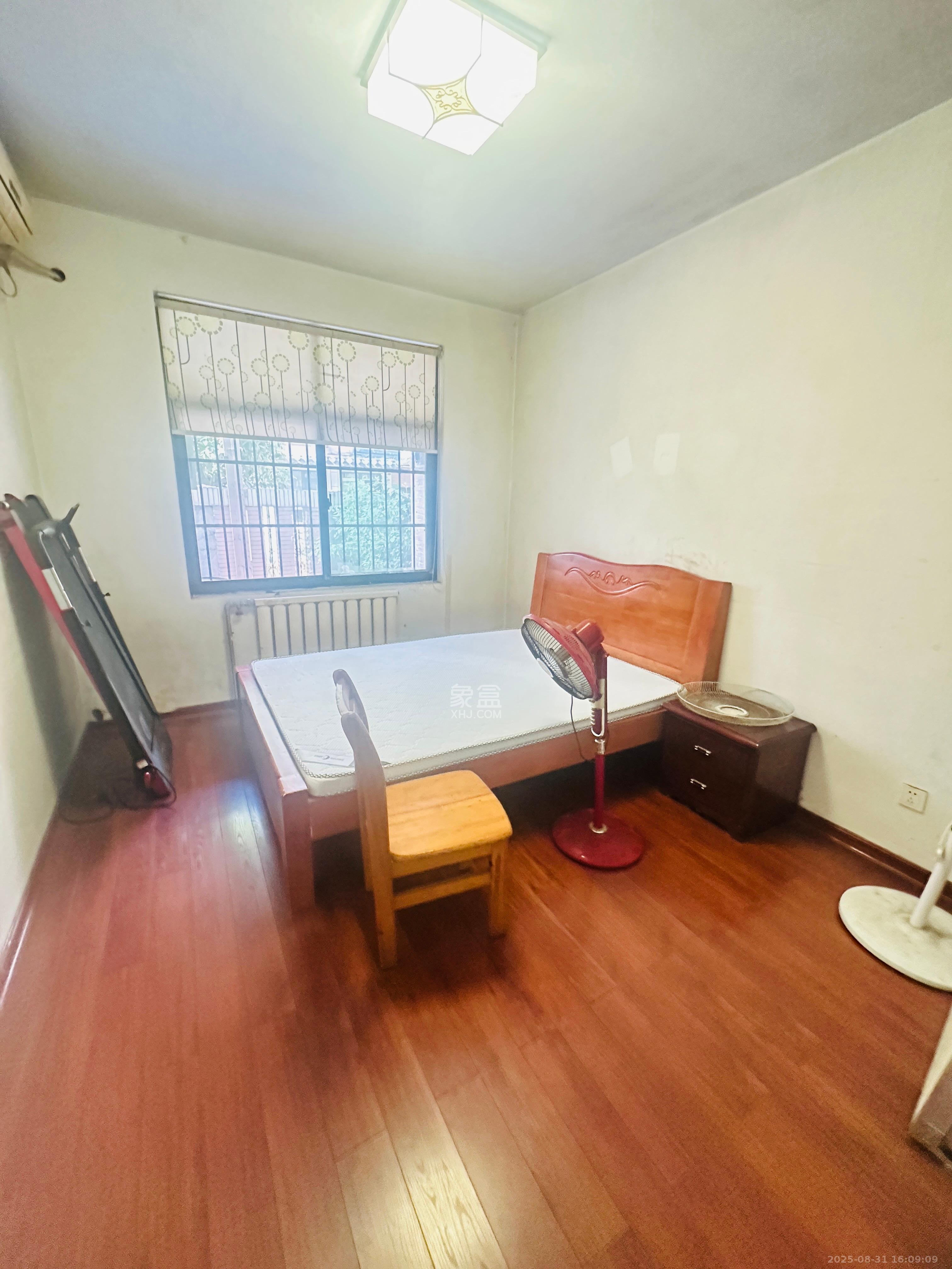 东业早安星城  3室2厅1卫    2600.0元/月室内图