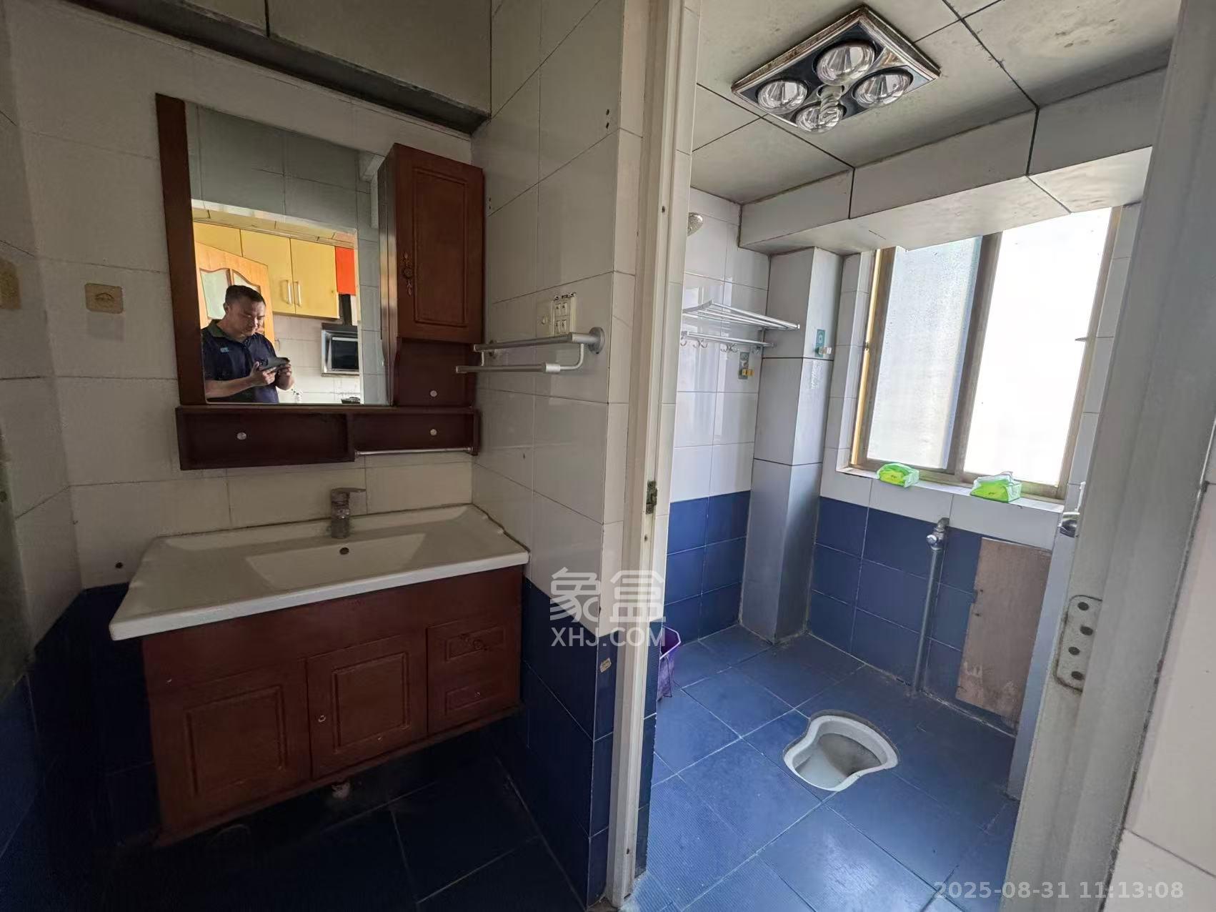 南明苑西区  4室2厅2卫    2600.0元/月 南明苑西区  4室2厅2卫    2600.0元/月室内图