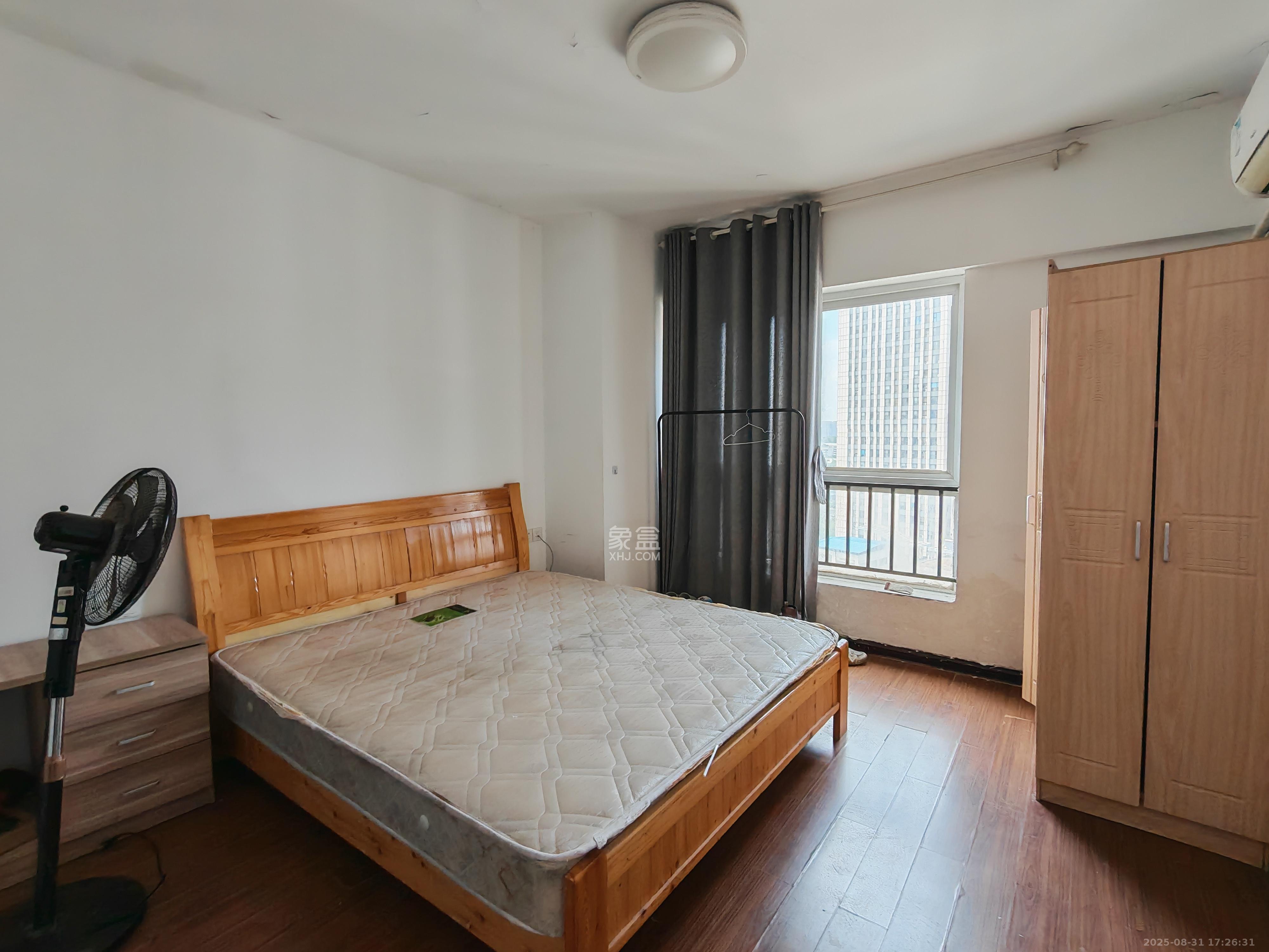 未来现代城  4室2厅2卫    2200.0元/月室内图