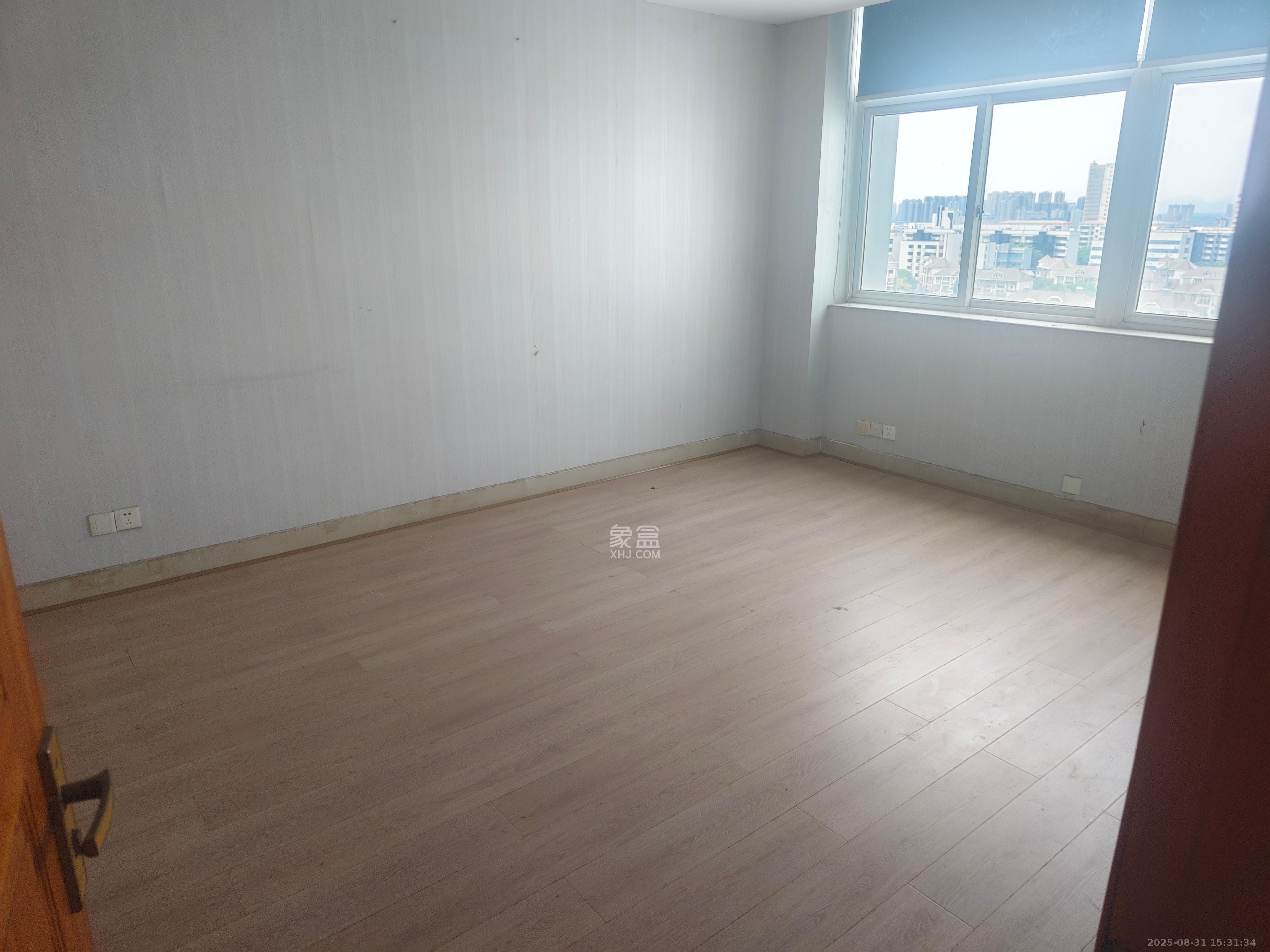 开源鑫城   100.0㎡      3000.0元/月