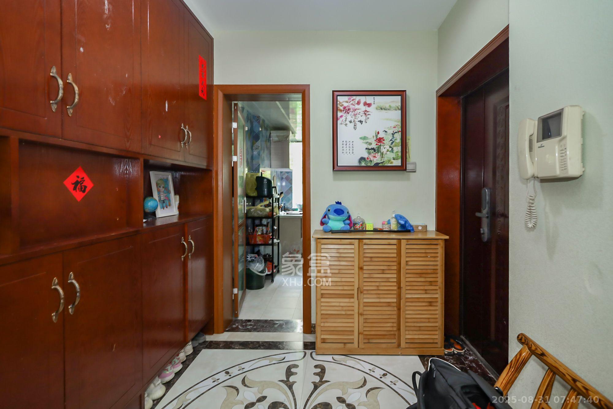 卓越蔚蓝海岸二期  4室2厅2卫    4800.0元/月室内图