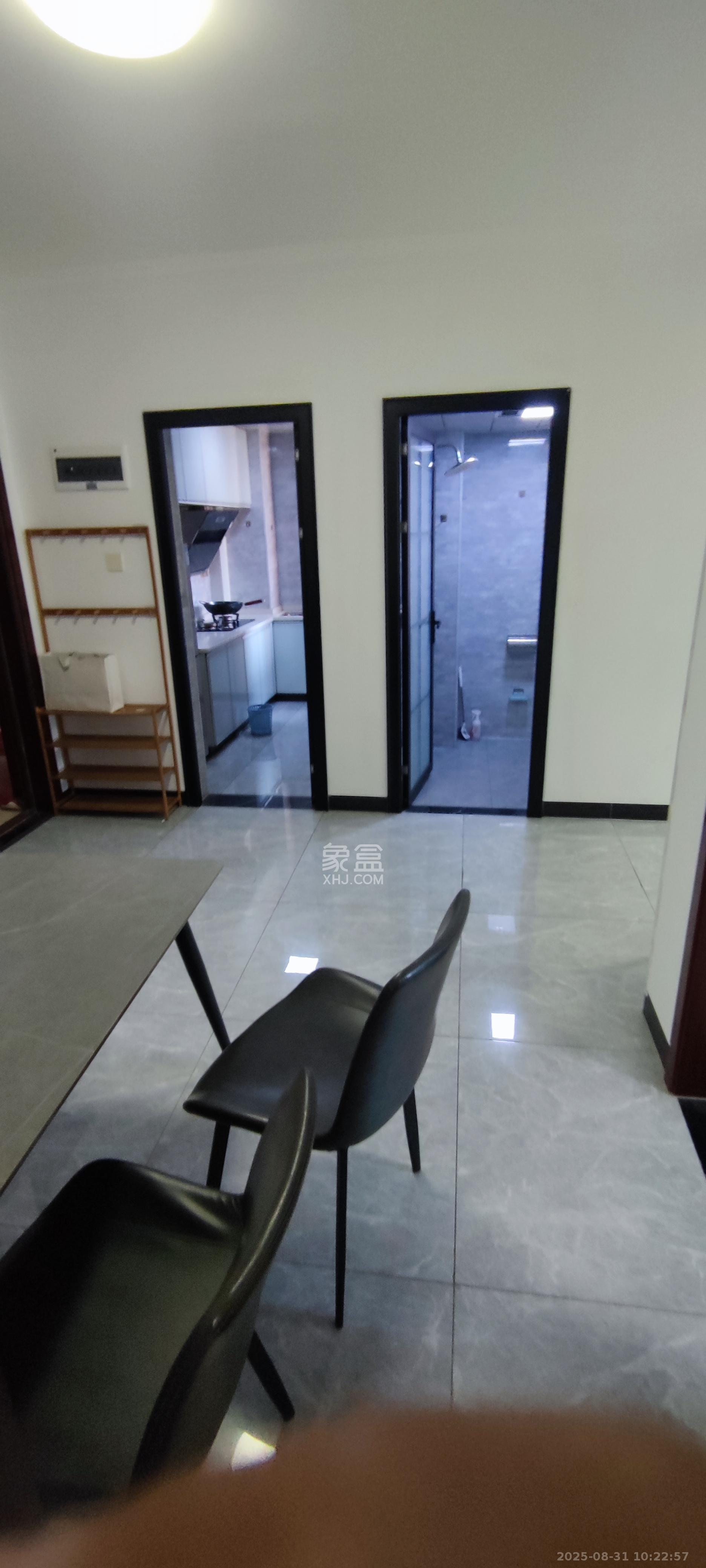 东合新苑  2室1厅1卫   2300.00元/月