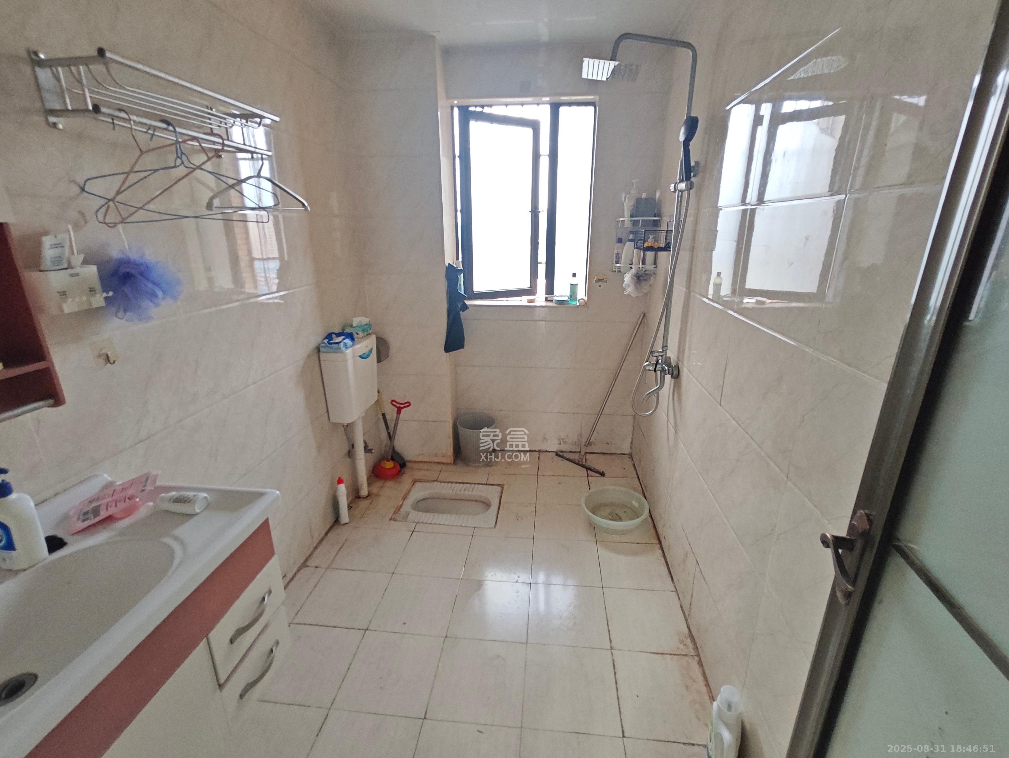 长大卧琥  3室2厅2卫    2800.0元/月 长大卧琥  3室2厅2卫    2800.0元/月室内图