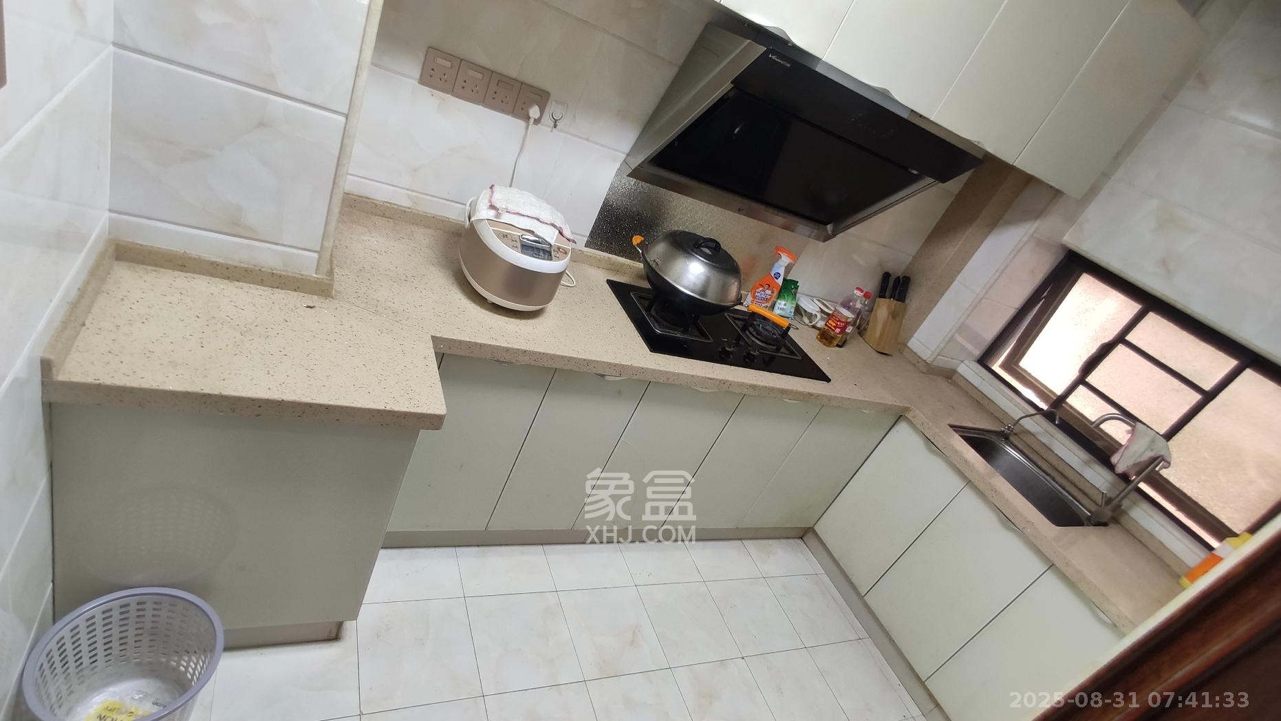 汇金城/嘉华城(二期、三期) 3室2厅2卫 2300.0元/月 汇金城/嘉华城(二期、三期) 3室2厅2卫 2300.0元/月室内图