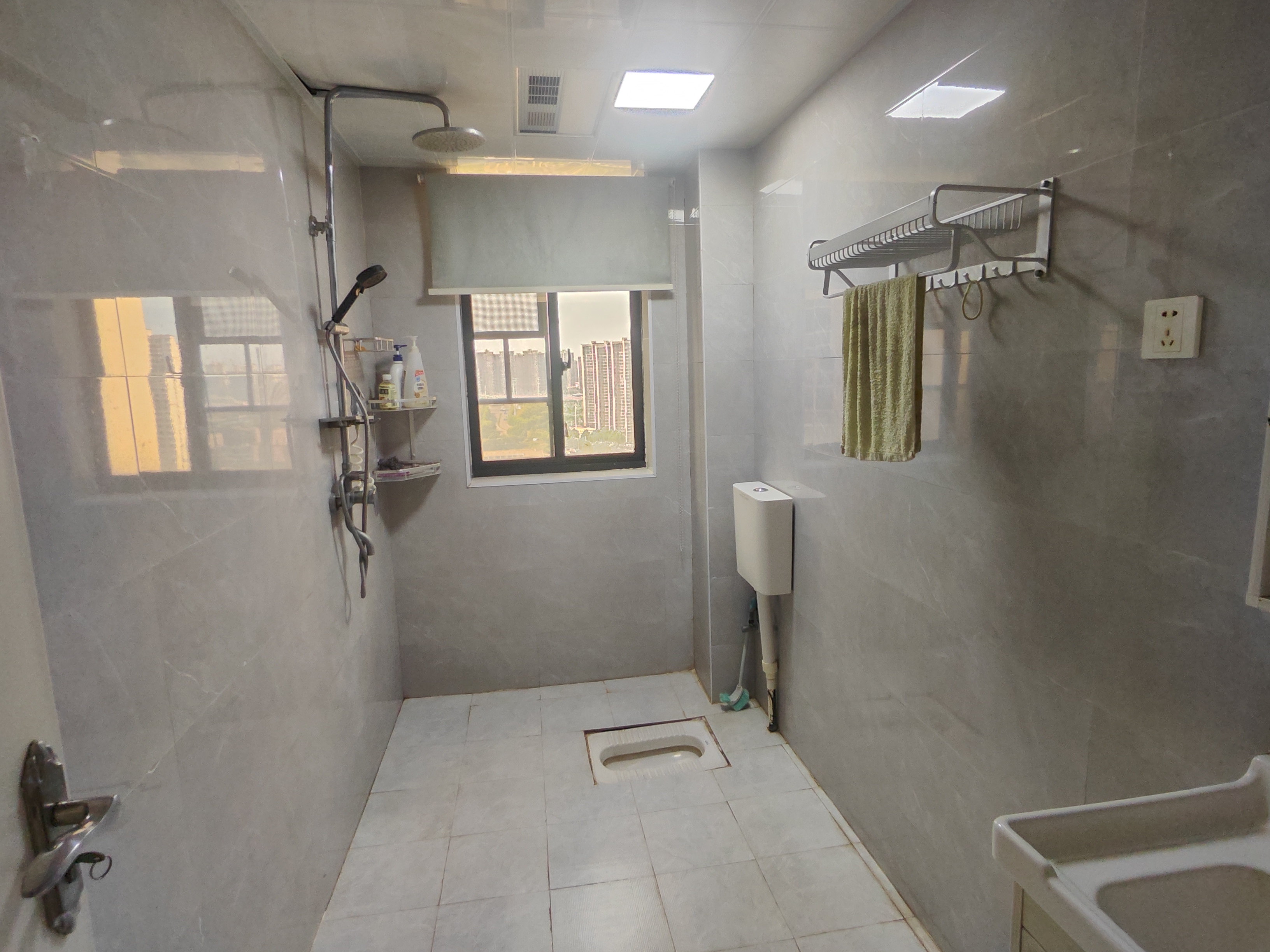 武广国际学苑  4室2厅2卫    119.8万 武广国际学苑  4室2厅2卫    119.8万室内图