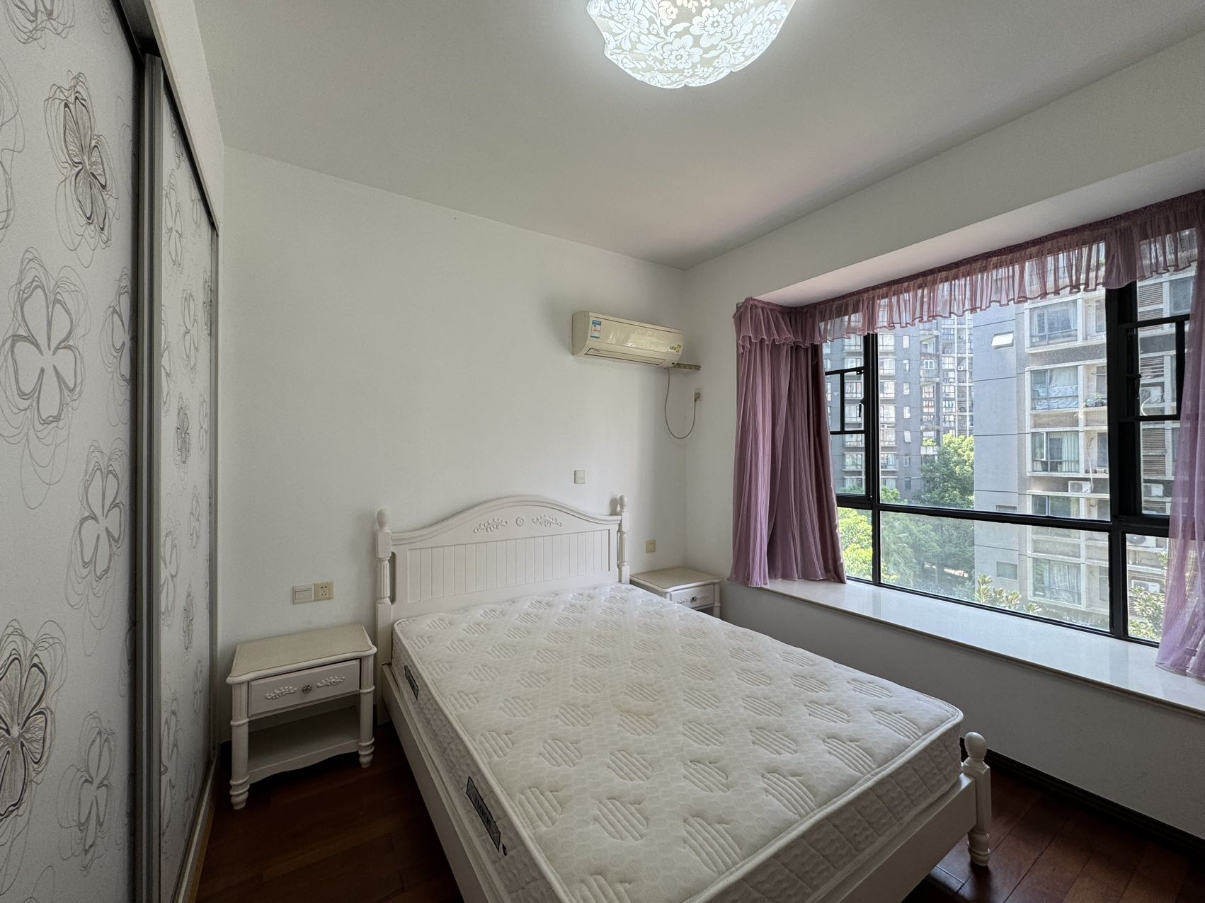 城市风景  2室2厅1卫    32.8万 城市风景  2室2厅1卫    32.8万室内图