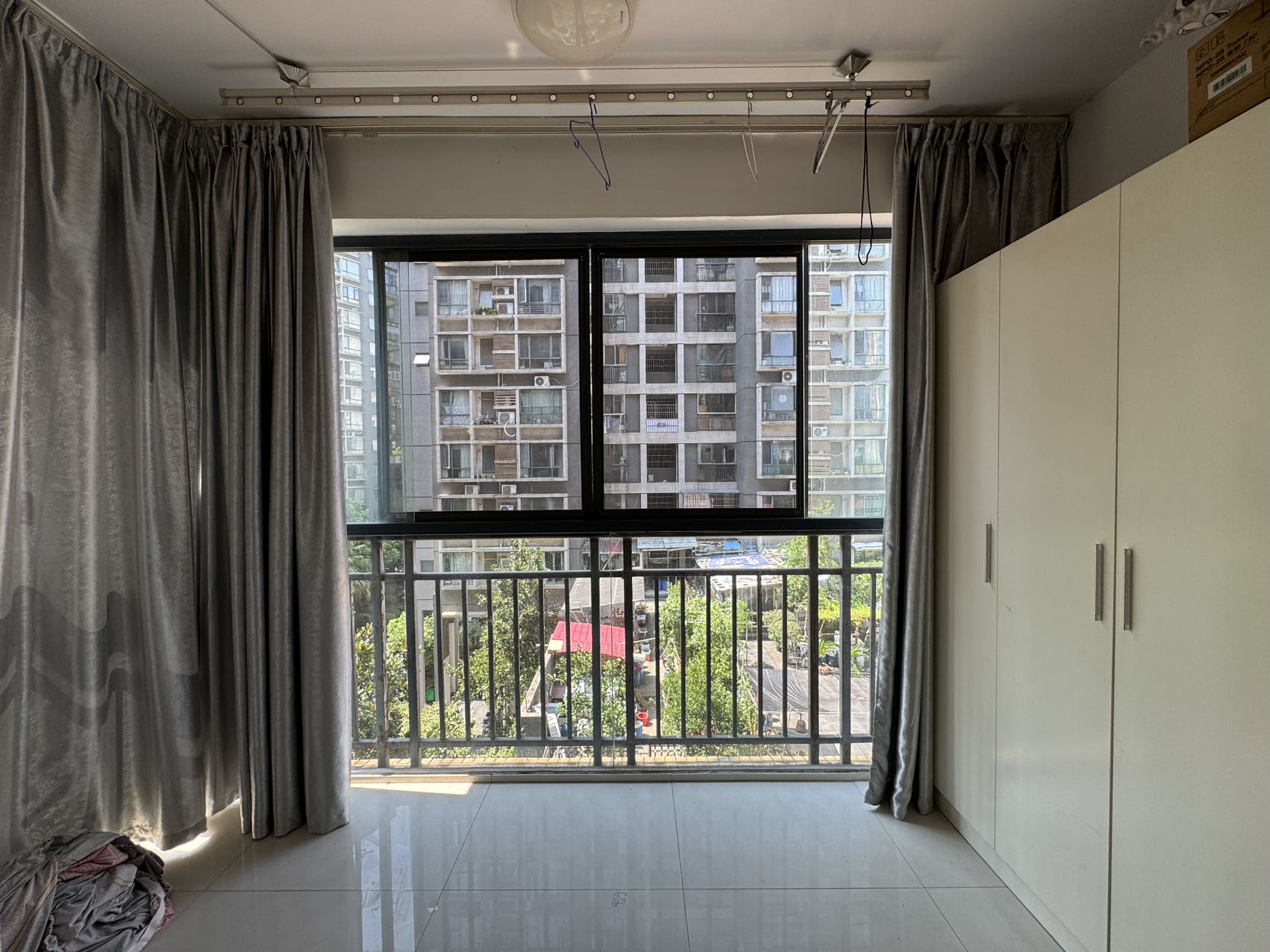 城市风景  2室2厅1卫    32.8万 城市风景  2室2厅1卫    32.8万室内图