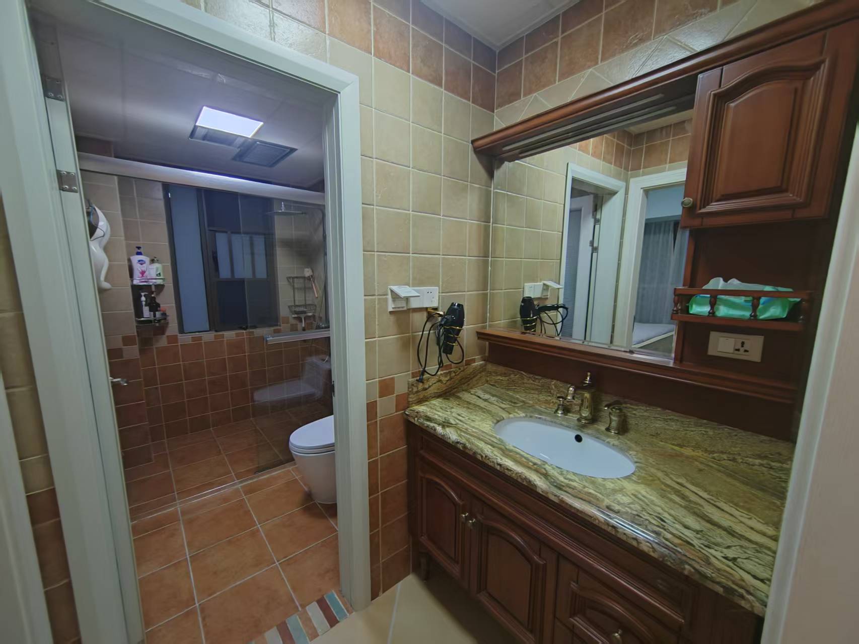 凯旋名门人民中路1006号 3室2厅2卫 95.0万 凯旋名门人民中路1006号 3室2厅2卫 95.0万室内图