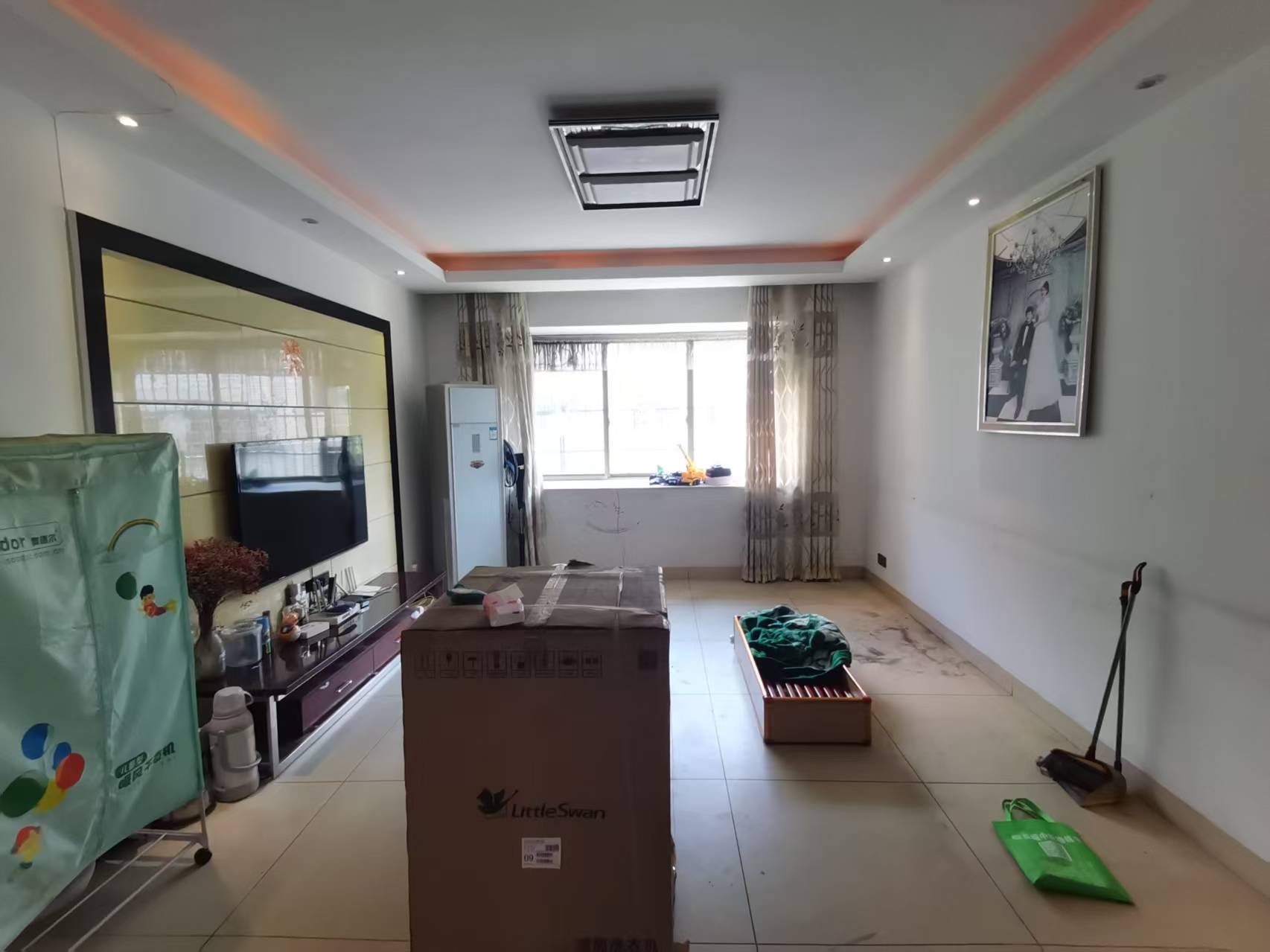 红旗花园  2室2厅1卫    22.8万 红旗花园  2室2厅1卫    22.8万