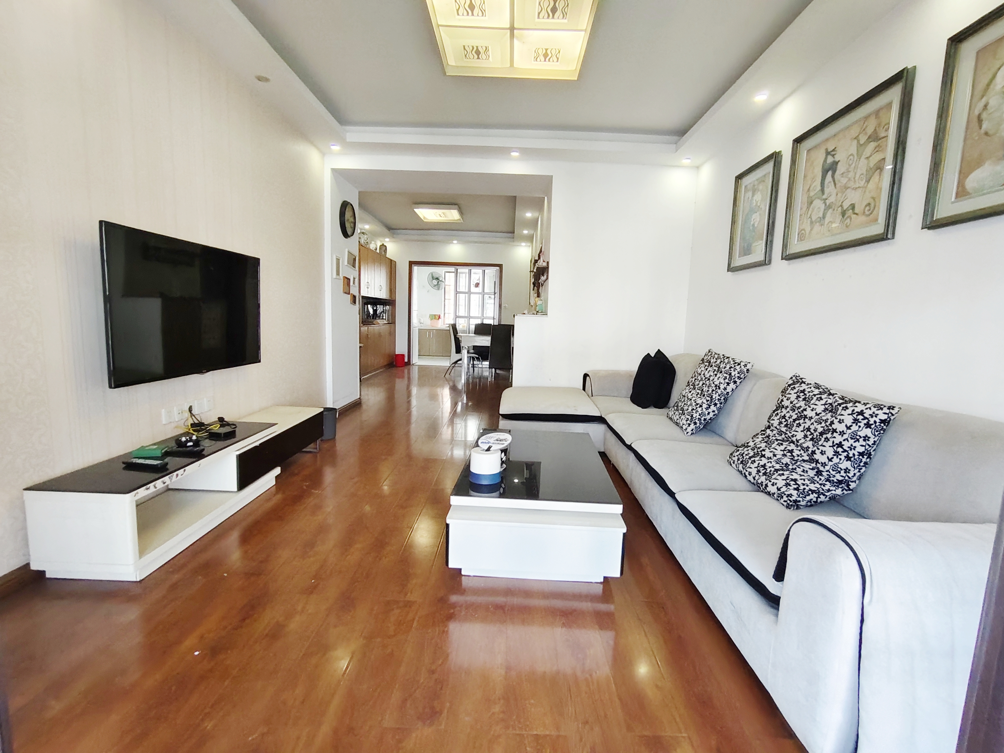 玫瑰名城橡树园 3室2厅2卫 53.8万 玫瑰名城橡树园 3室2厅2卫 53.8万室内图