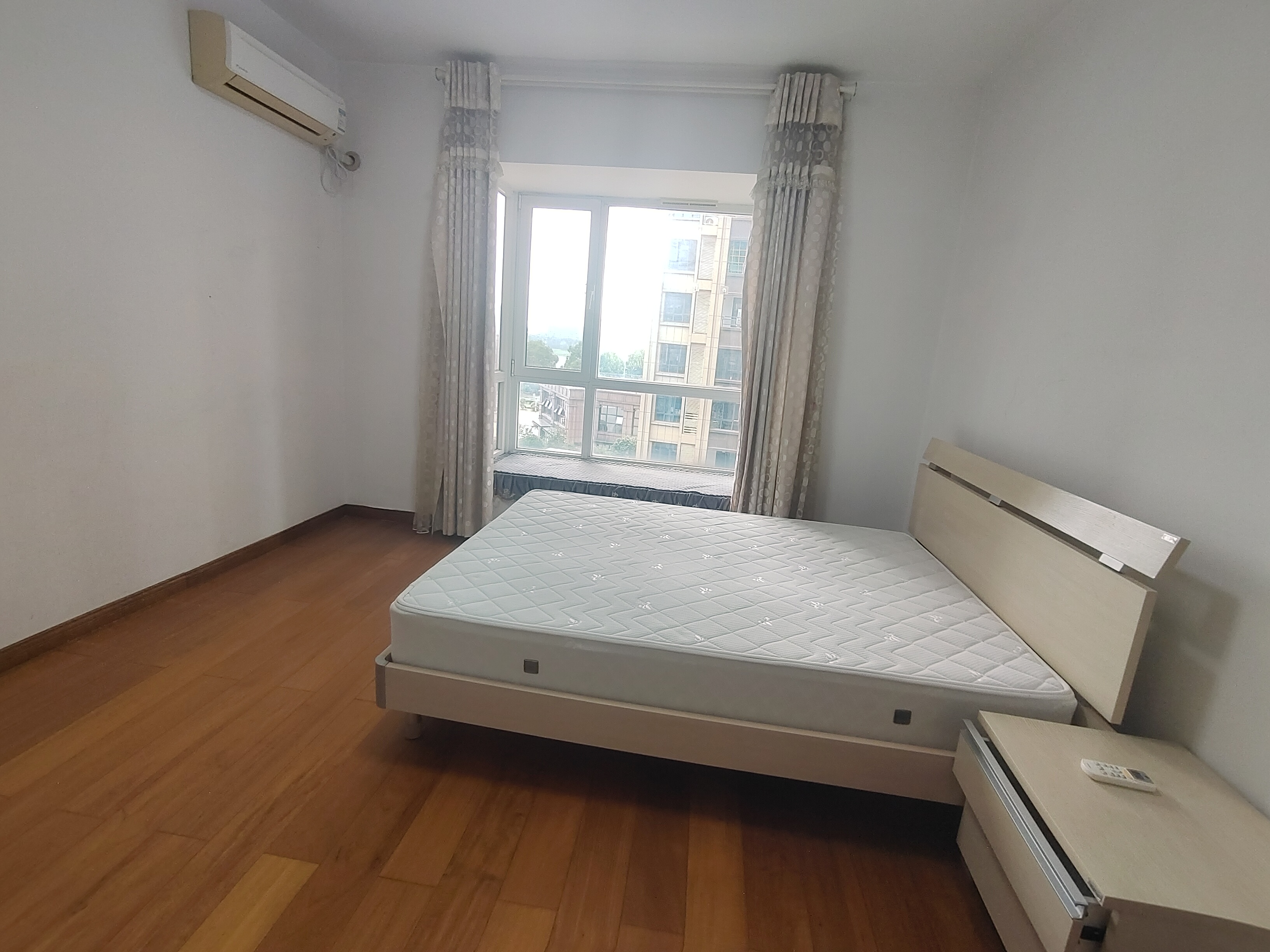 海创明珠花园 4室2厅2卫 101.0万 海创明珠花园 4室2厅2卫 101.0万室内图