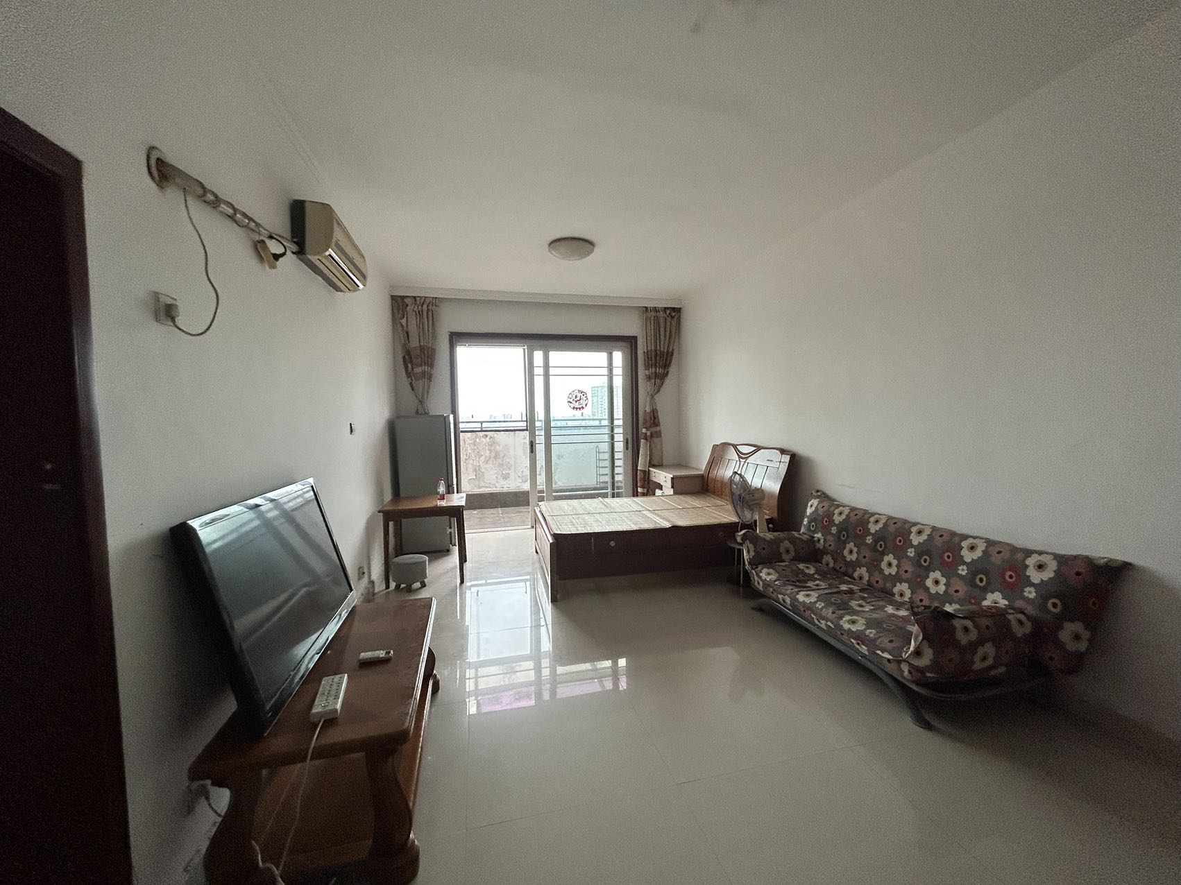 水岸春天 1室1厅1卫 23.8万 水岸春天 1室1厅1卫 23.8万室内图