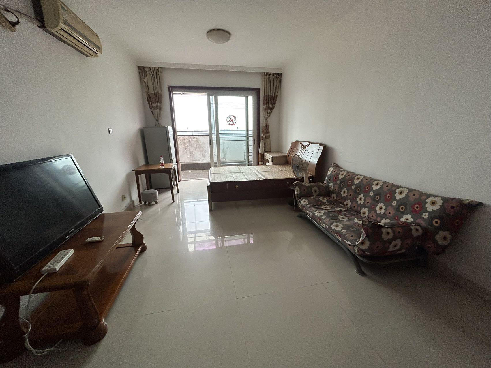 水岸春天 1室1厅1卫 23.8万 水岸春天 1室1厅1卫 23.8万室内图