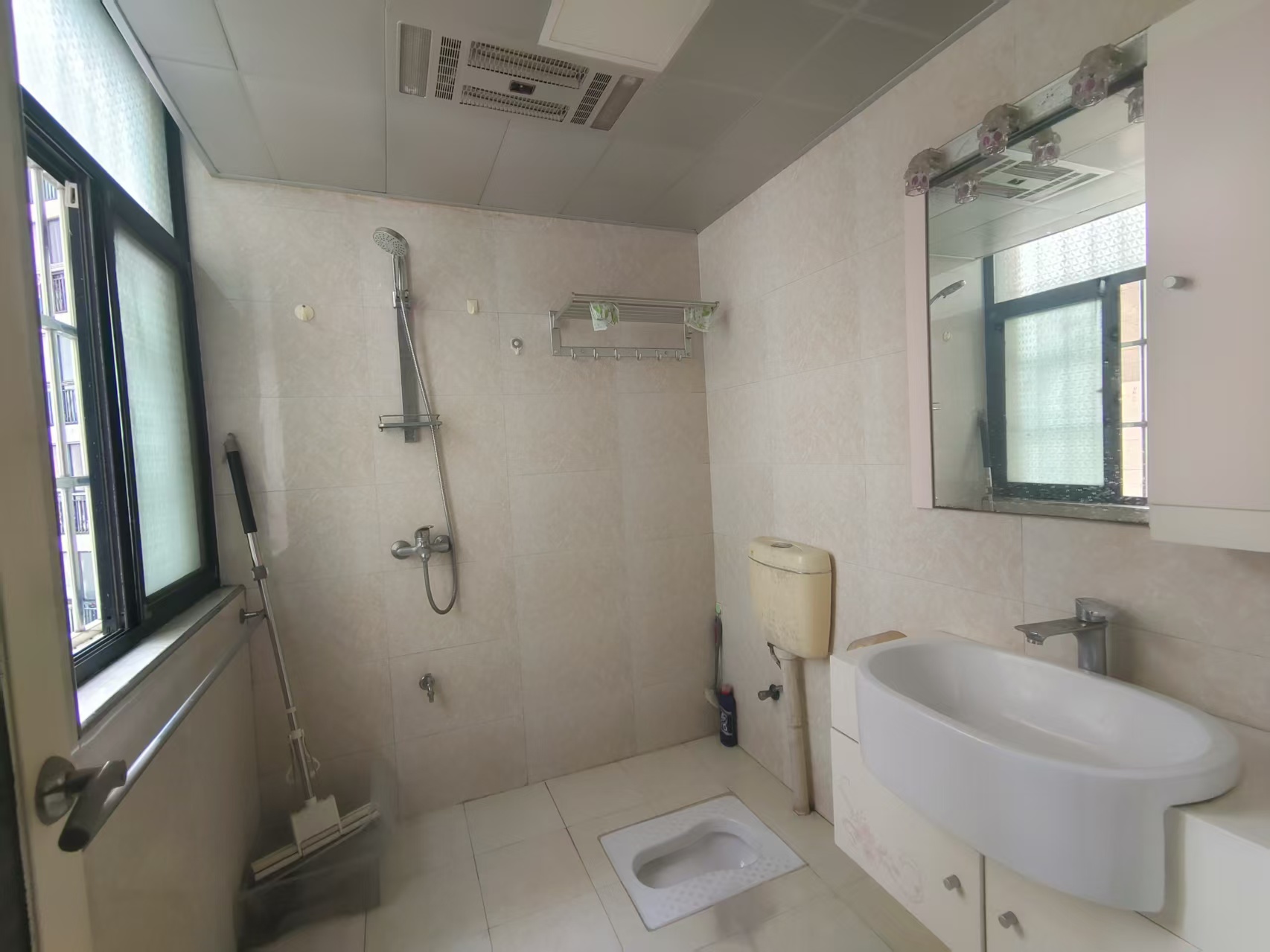 荷塘月色红旗南路46号 3室2厅2卫 48.8万 荷塘月色红旗南路46号 3室2厅2卫 48.8万室内图