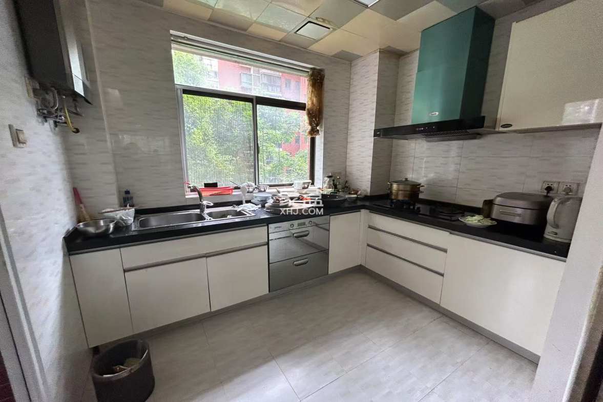 庐山恋 4室2厅2卫 56.8万 庐山恋 4室2厅2卫 56.8万室内图