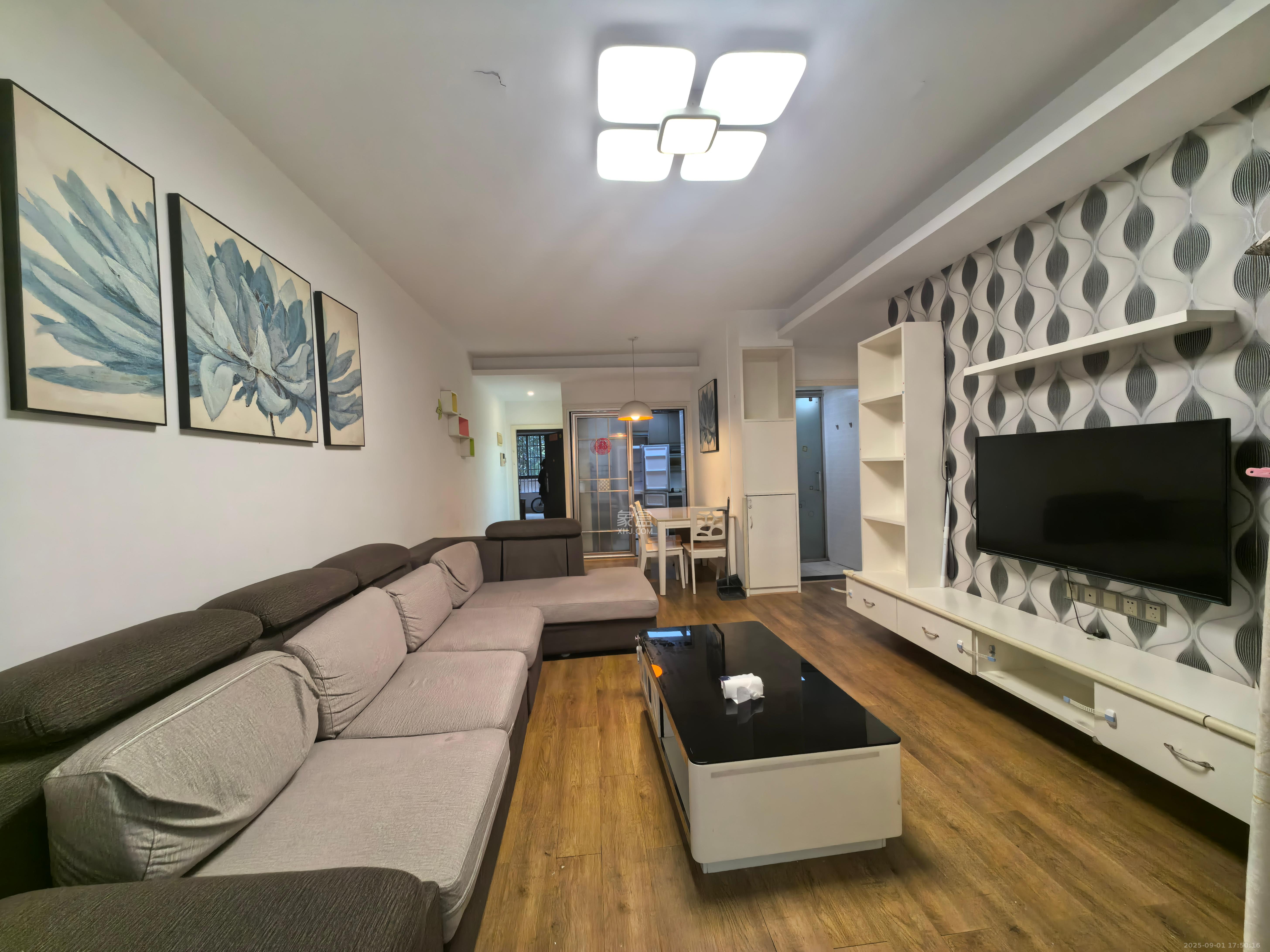 华润凤凰城一期  2室2厅1卫    2000.0元/月 华润凤凰城一期  2室2厅1卫    2000.0元/月