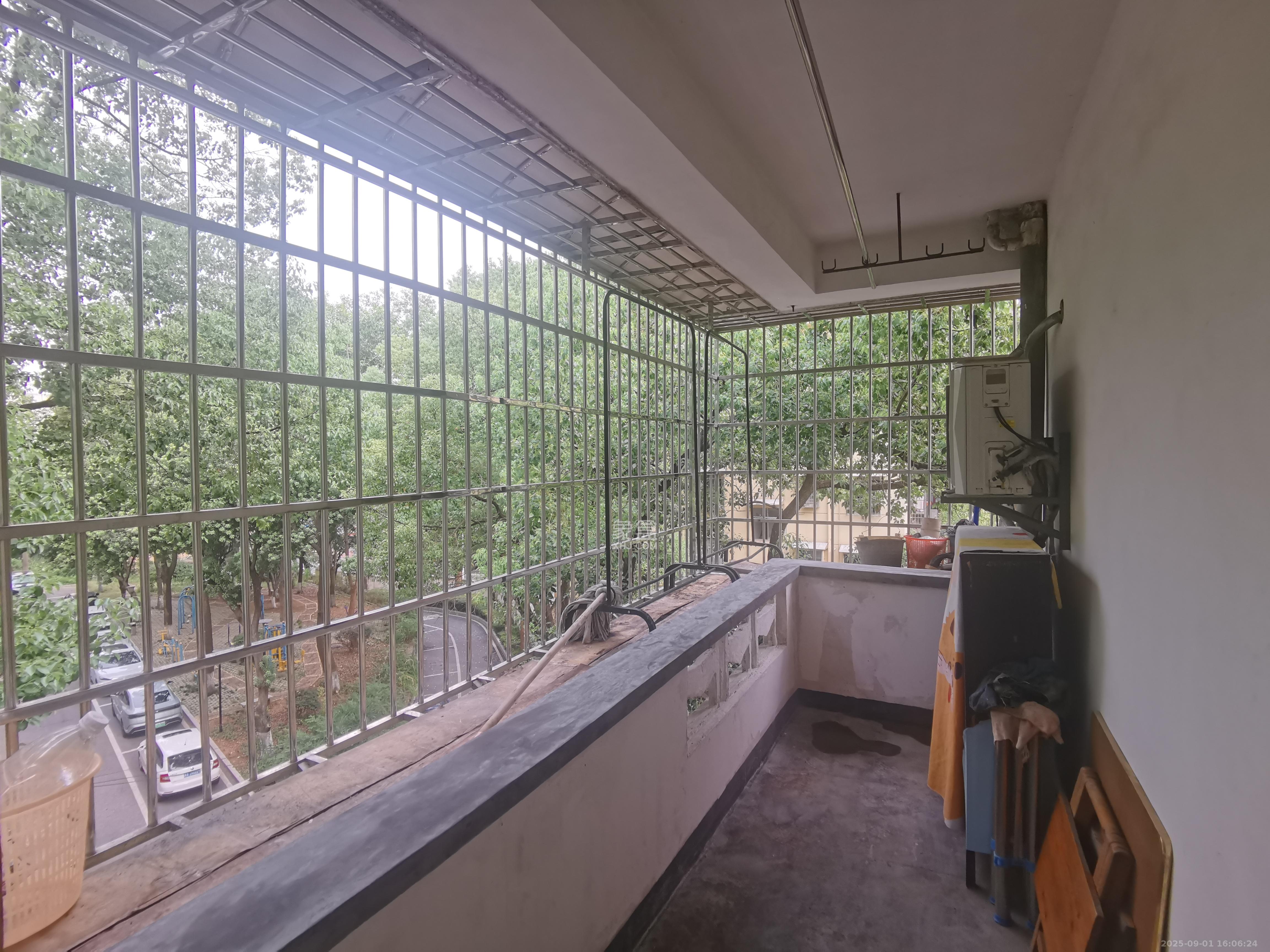 桔园小区1-8片 1室0厅0卫 1150.0元/月 桔园小区1-8片 1室0厅0卫 1150.0元/月室内图