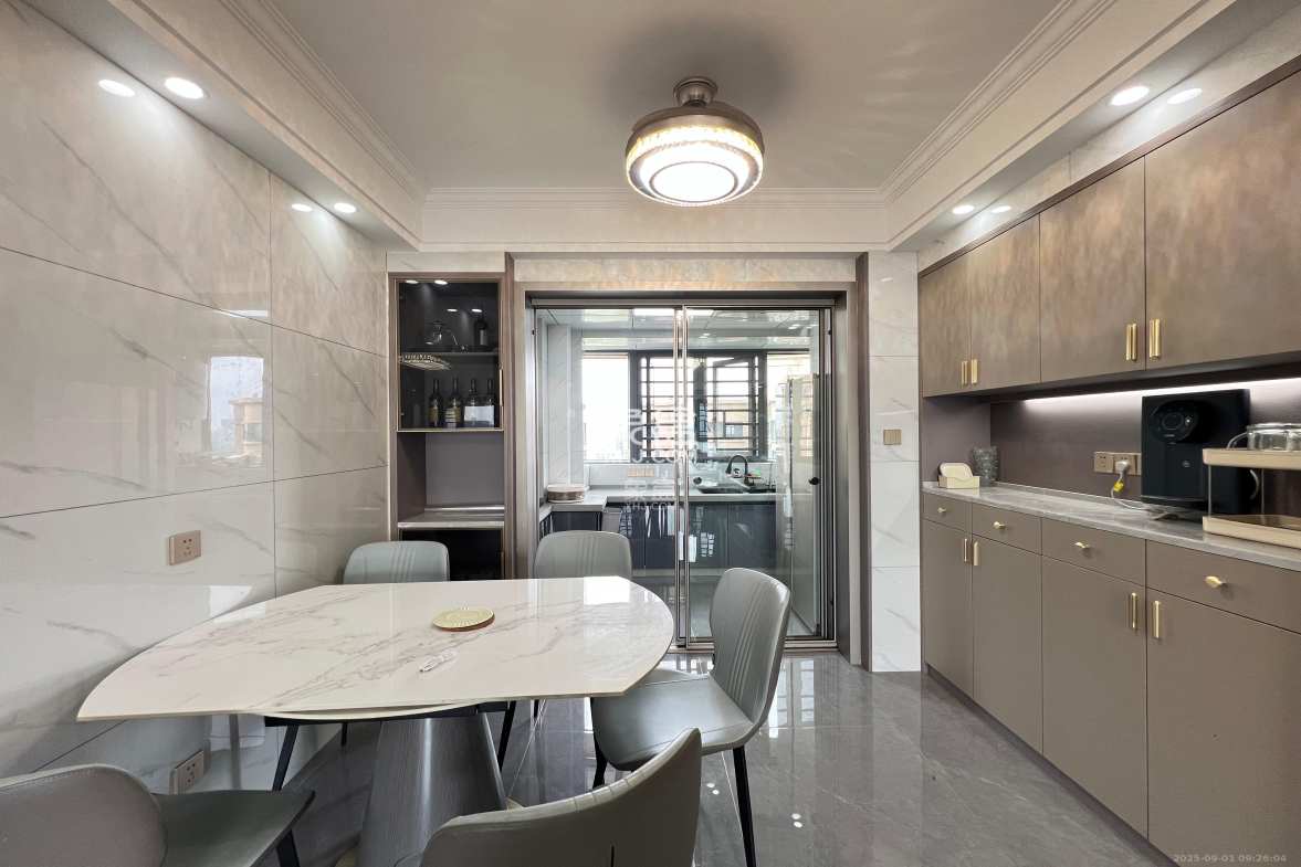 嘉雨东苑 2室1厅2卫 3600.0元/月 嘉雨东苑 2室1厅2卫 3600.0元/月室内图