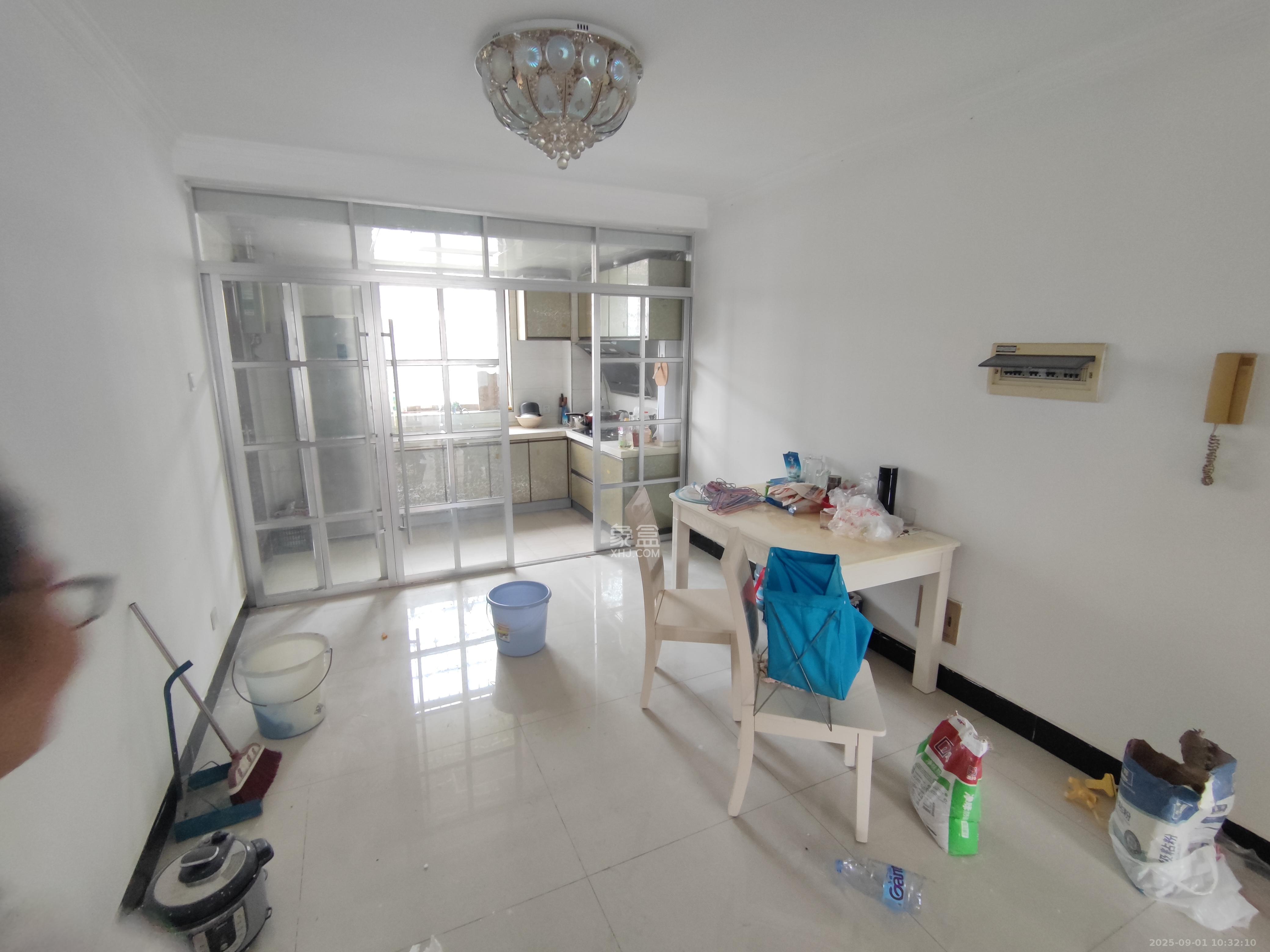 裕丰园  3室2厅2卫    1500.0元/月室内图