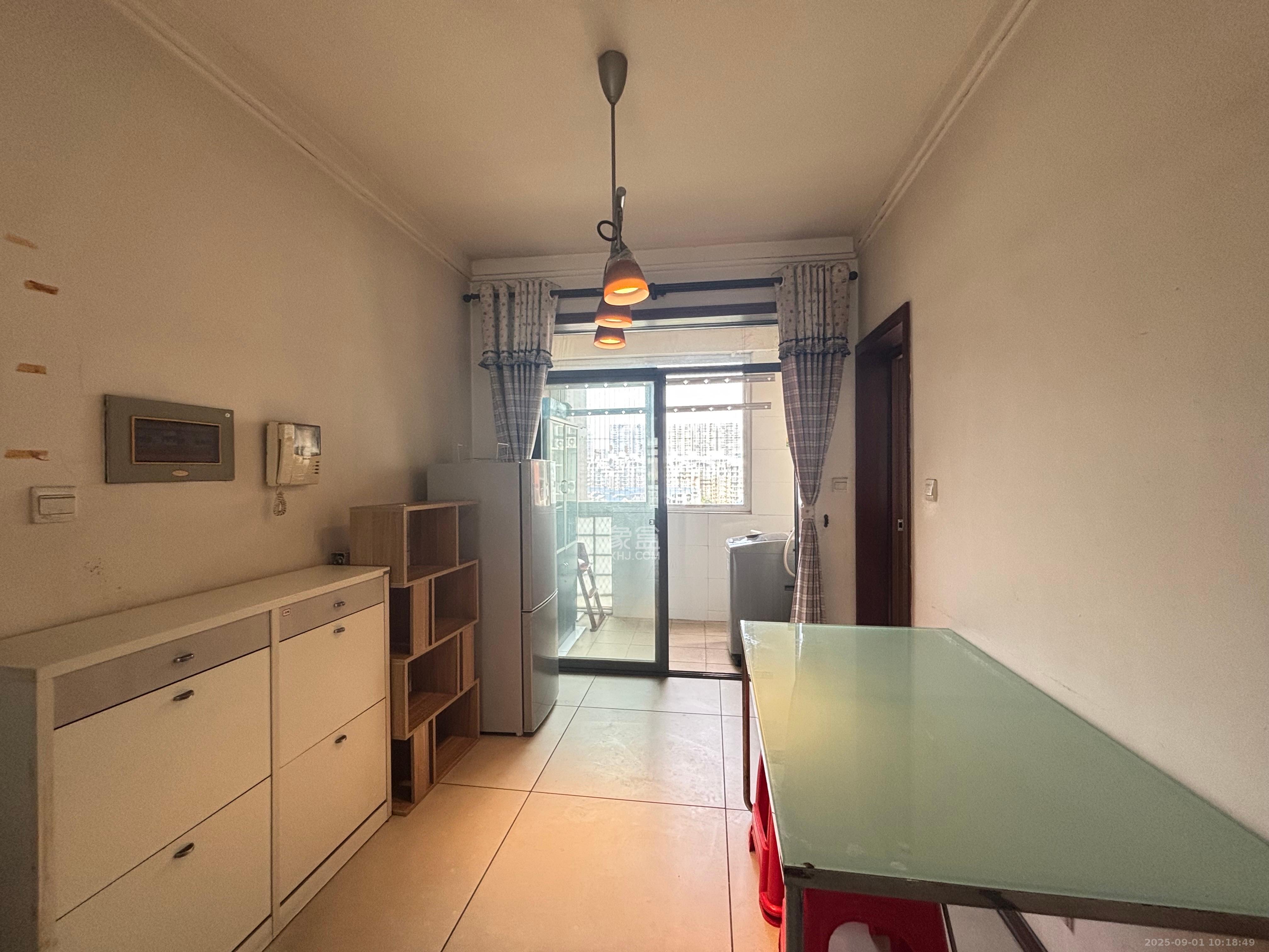 万煦园  2室2厅1卫    2400.0元/月 万煦园  2室2厅1卫    2400.0元/月室内图