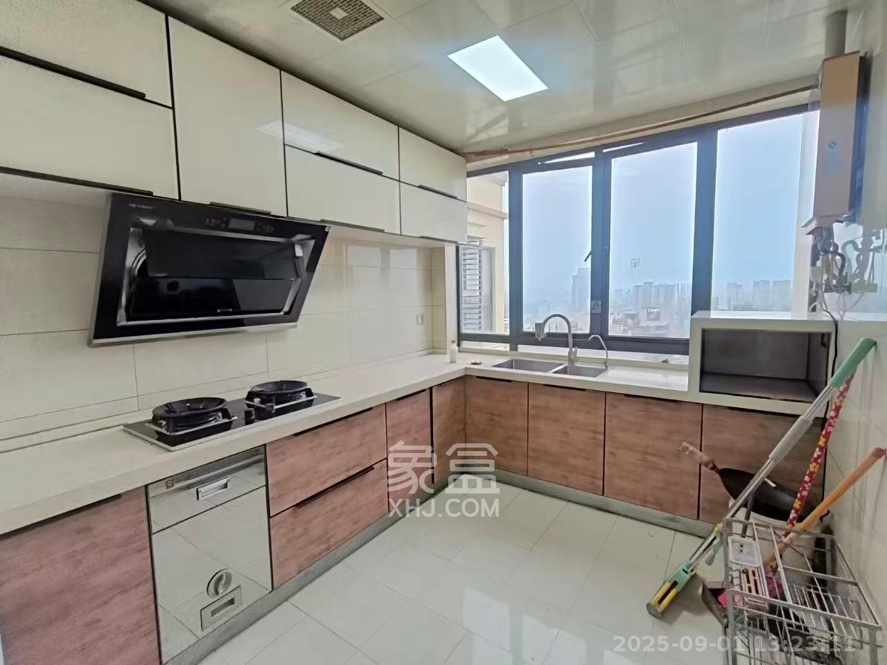 蓝光幸福满庭 3室1厅1卫 2100.0元/月 蓝光幸福满庭 3室1厅1卫 2100.0元/月室内图