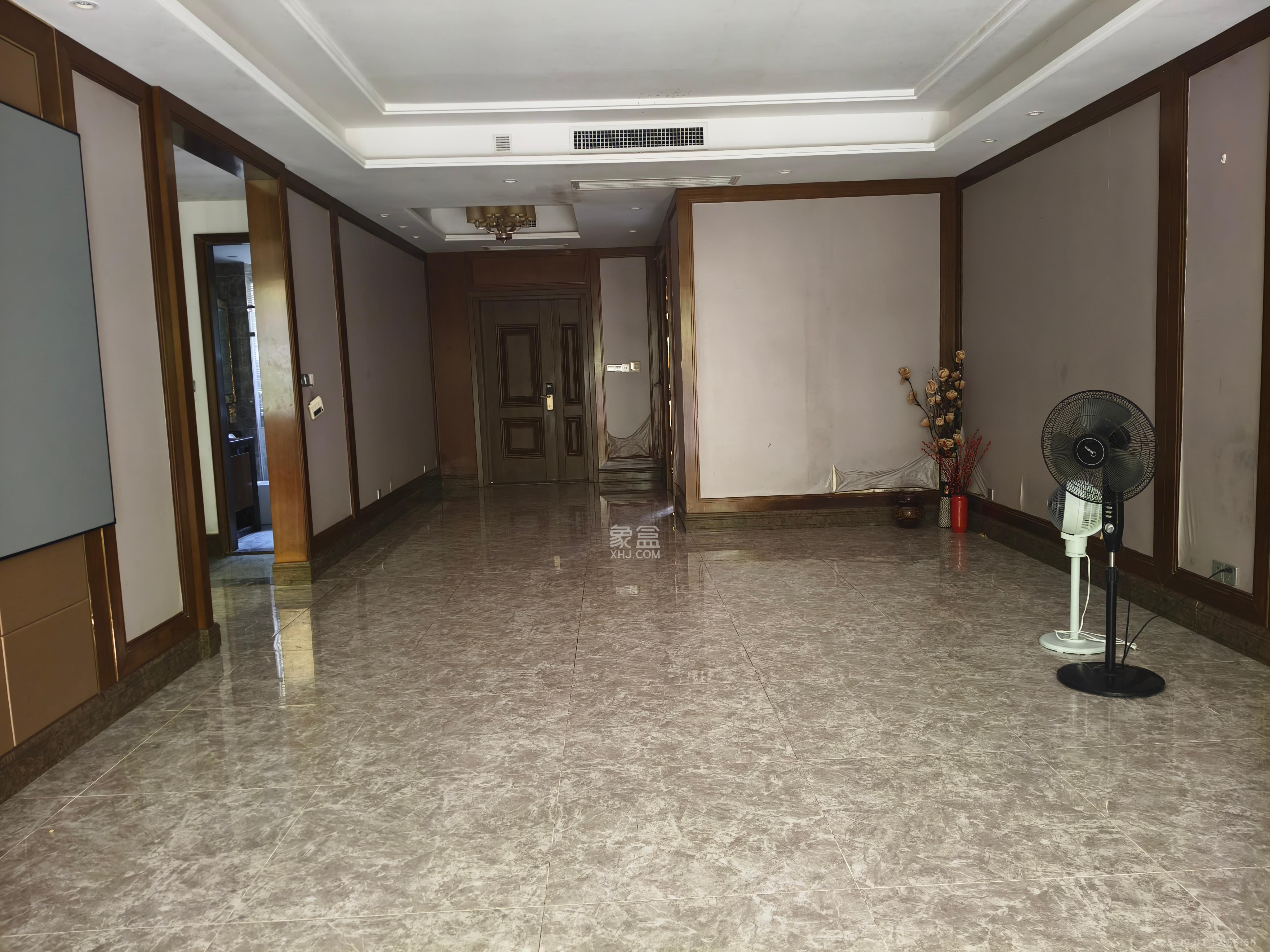 恒大御景天下城一期  4室2厅3卫    5000.0元/月 恒大御景天下城一期  4室2厅3卫    5000.0元/月室内图