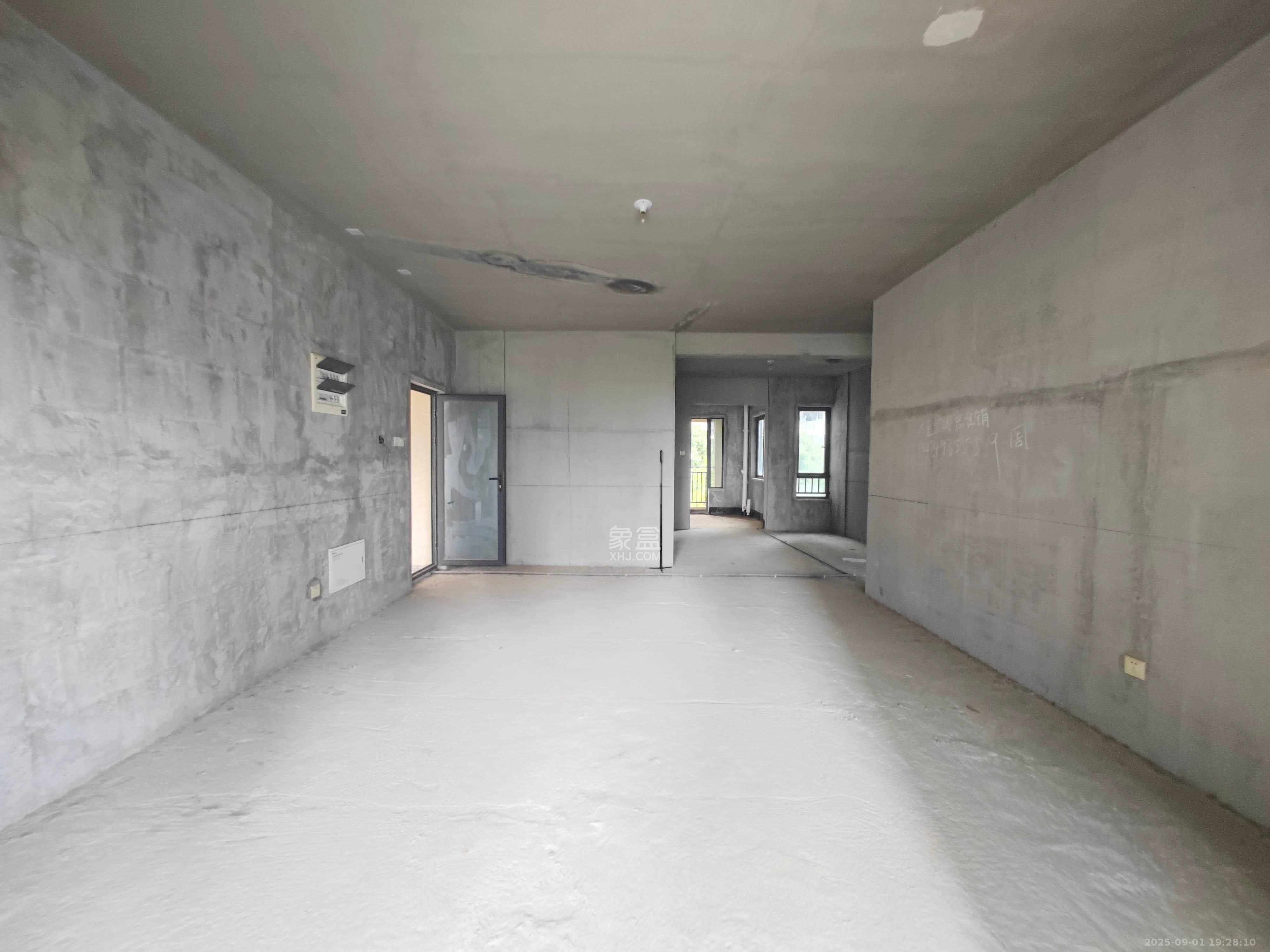 清溪川九号  4室2厅2卫    248.0万 清溪川九号  4室2厅2卫    248.0万