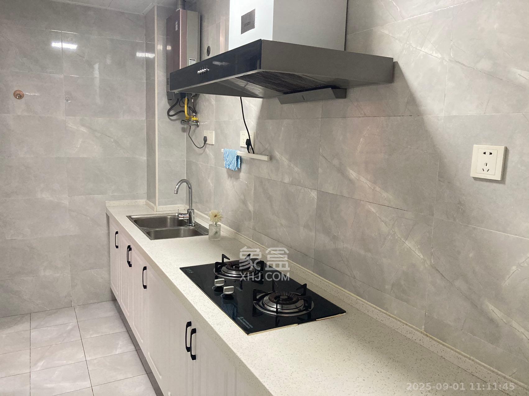 第六都（陆都小区）  2室2厅1卫    3200.0元/月室内图