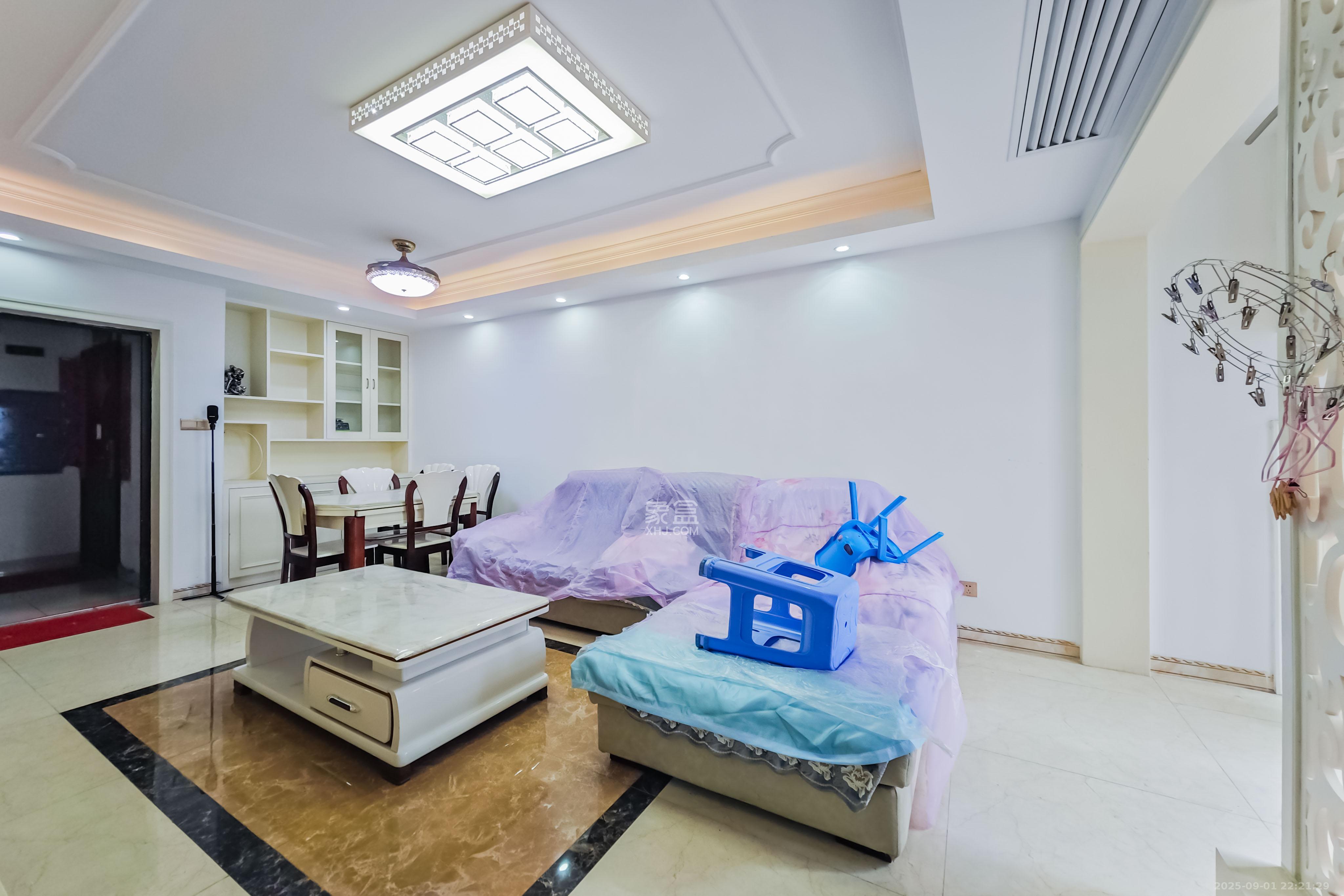 绿地之窗 3室1厅1卫 78.0万 绿地之窗 3室1厅1卫 78.0万客厅