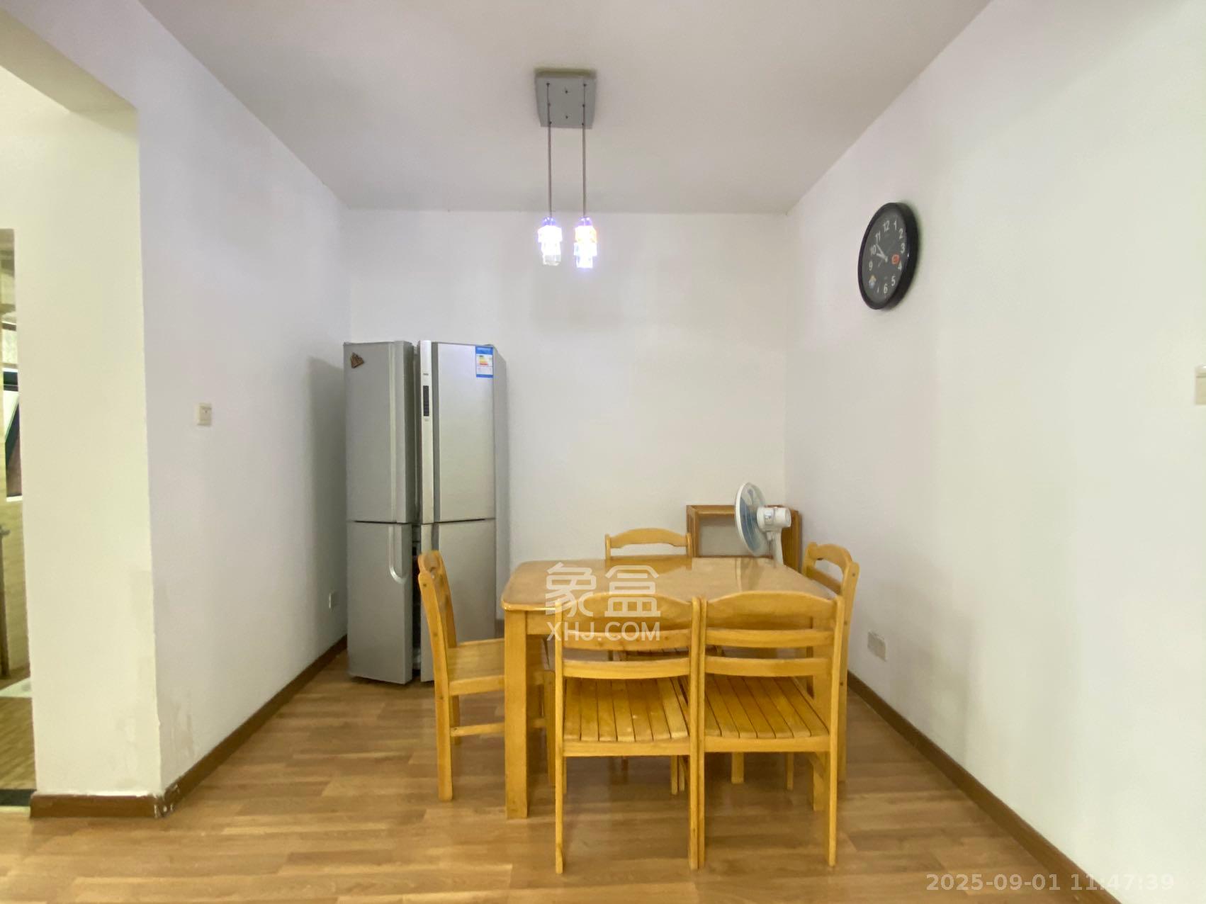 中江国际花城  3室2厅2卫    3800.0元/月室内图