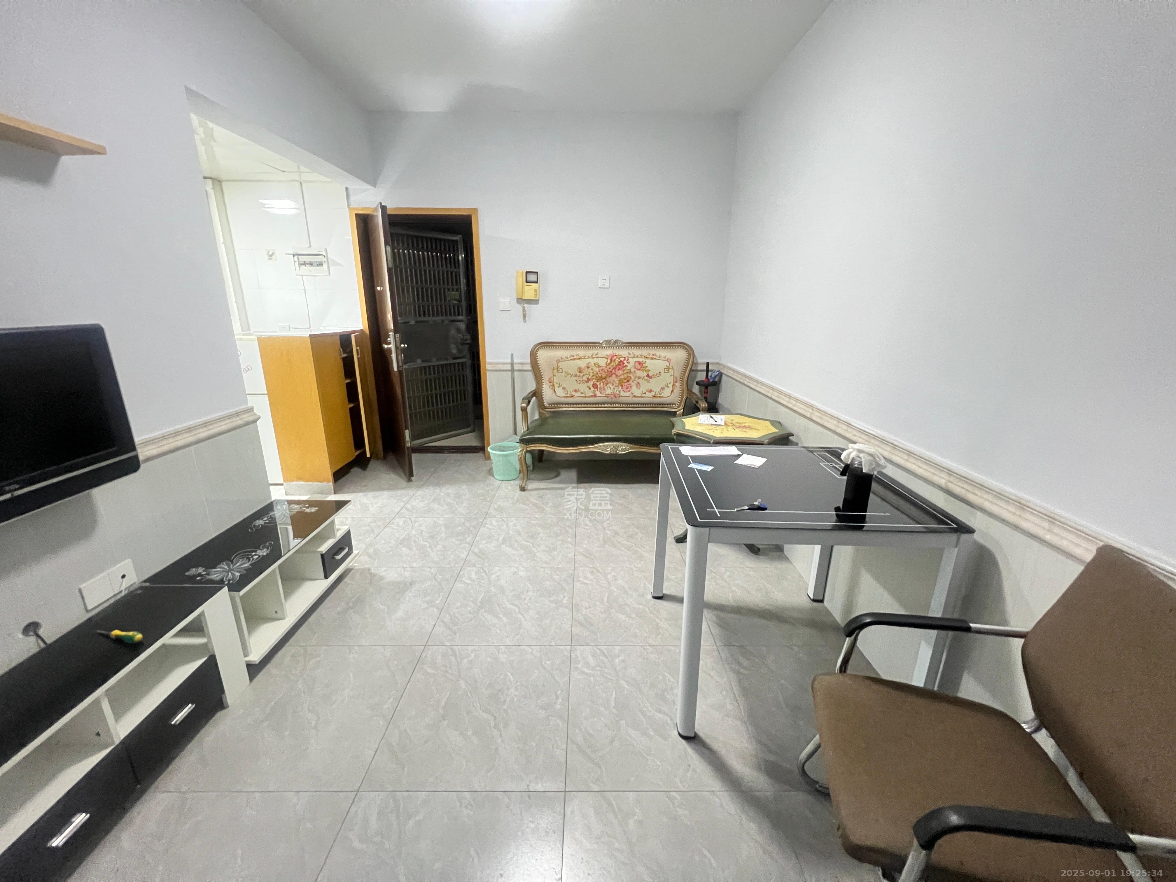 白沙晶城  1室1厅1卫    1700.0元/月室内图