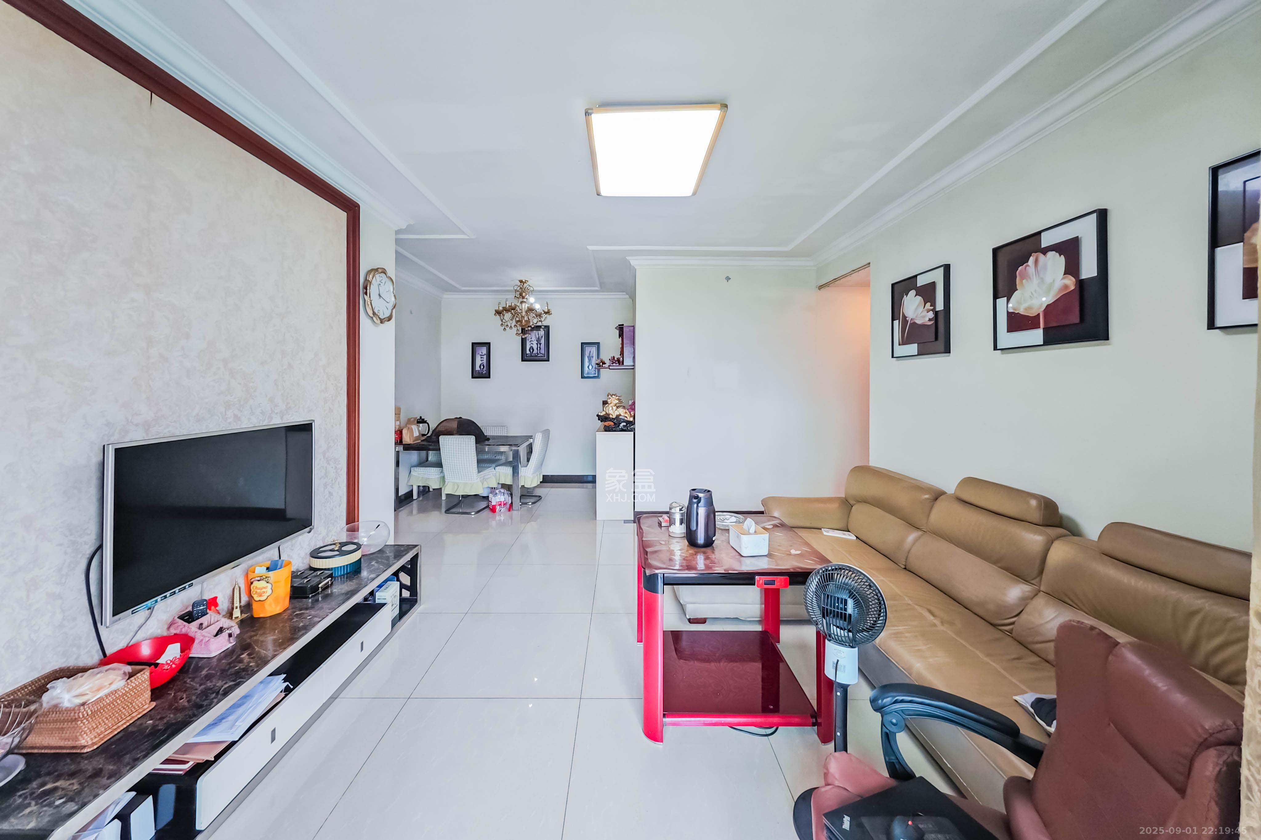 恒大绿洲  3室2厅2卫    92.8万 恒大绿洲  3室2厅2卫    92.8万客厅