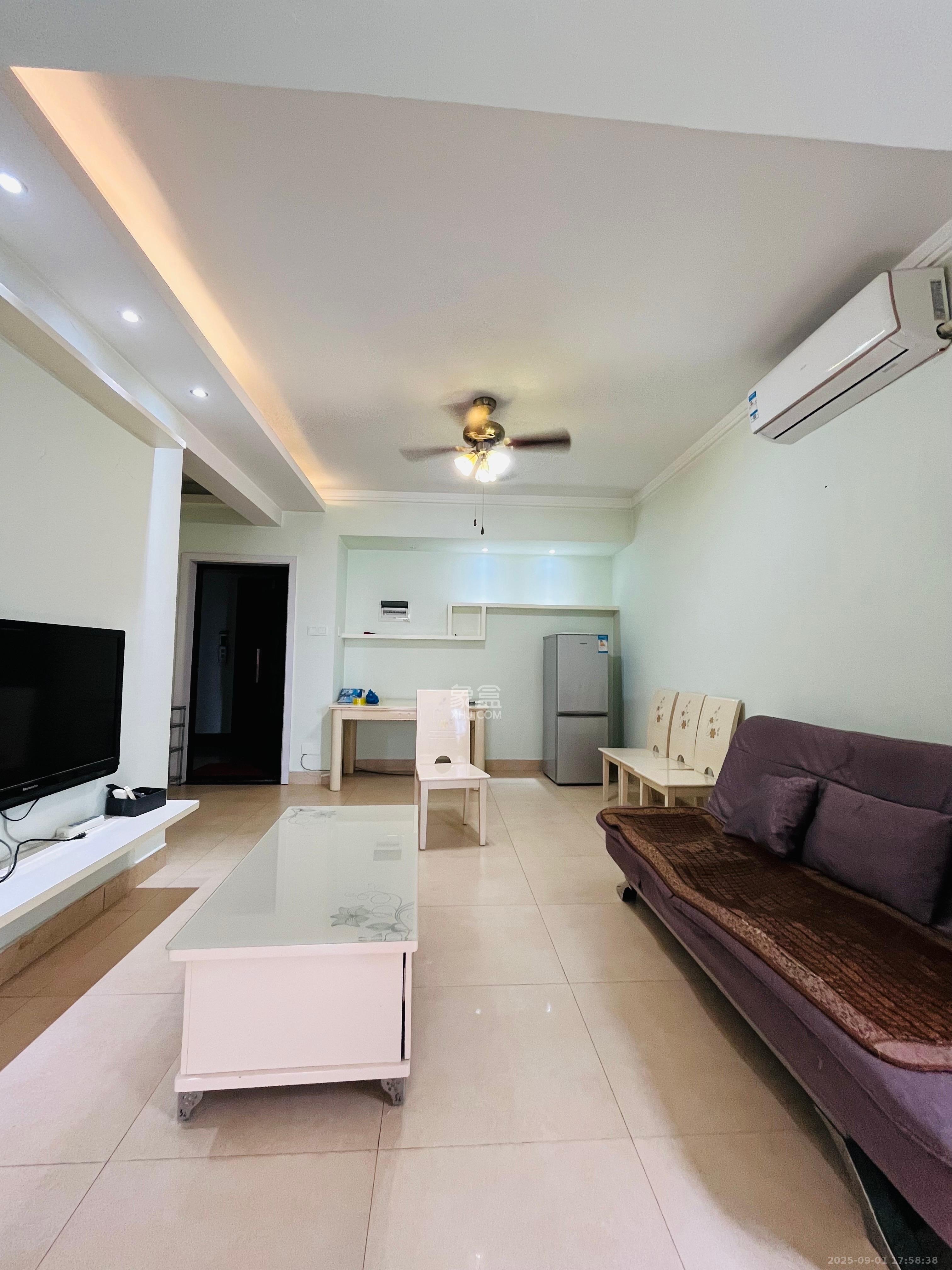 月湖兰庭 1室2厅2卫 2080.0元/月 月湖兰庭 1室2厅2卫 2080.0元/月室内图