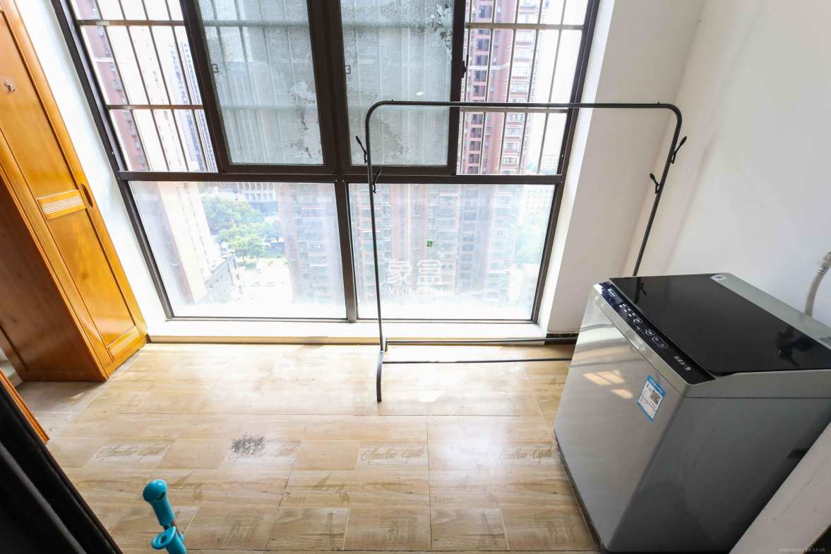 中欣楚天熙苑 2室2厅1卫 68.0万 中欣楚天熙苑 2室2厅1卫 68.0万阳台